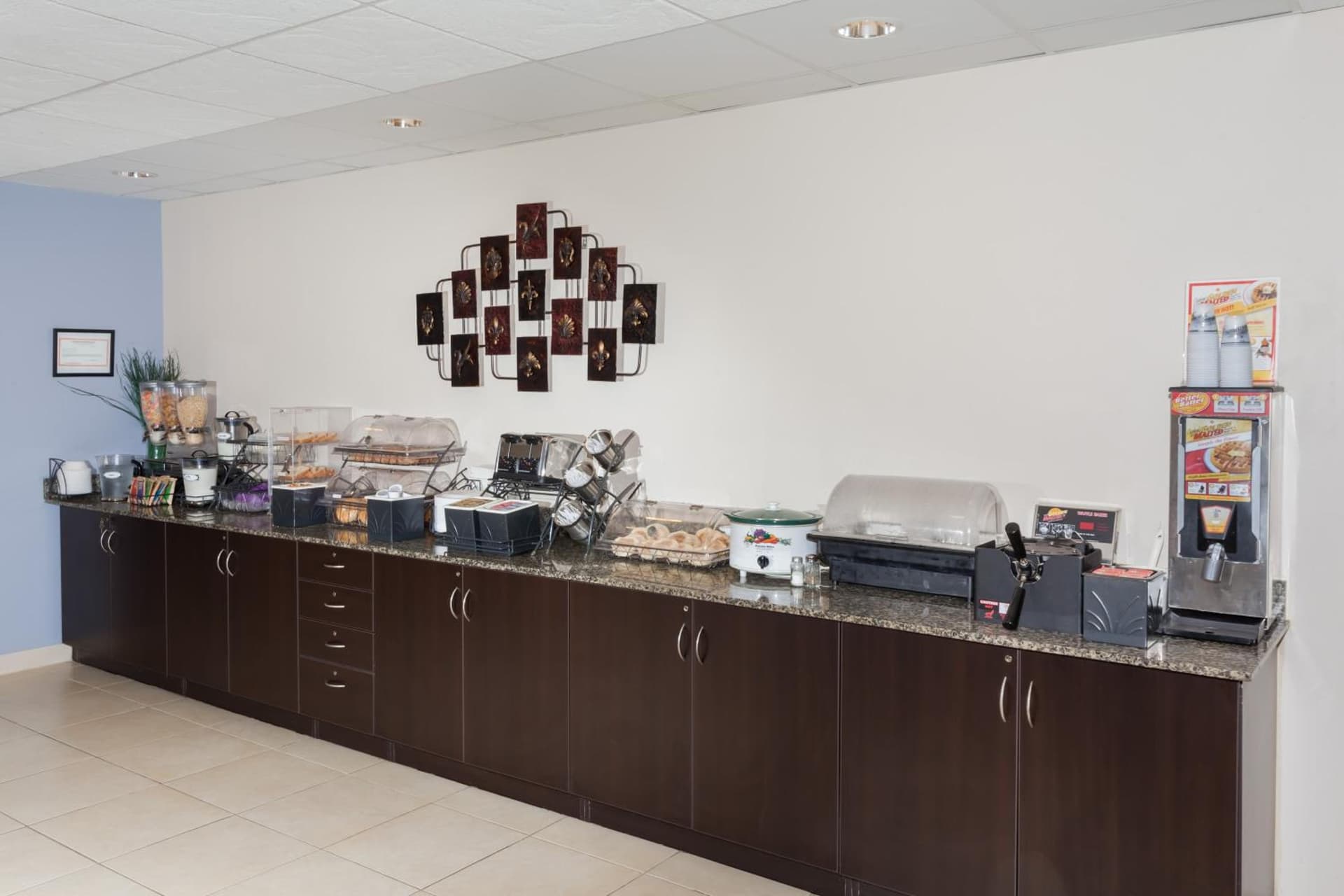 Microtel Inn and Suites Elkhart gallery photo in Elkhart, IN — image 7