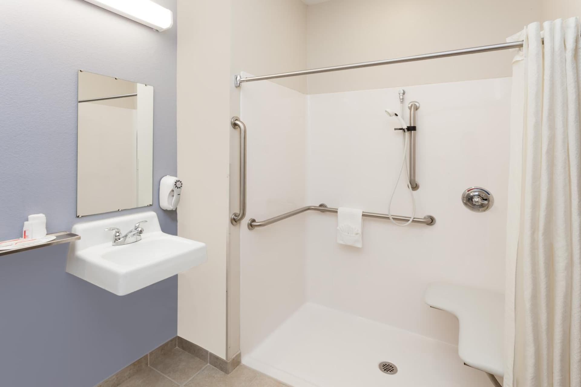 Microtel Inn and Suites Elkhart gallery photo in Elkhart, IN — image 30