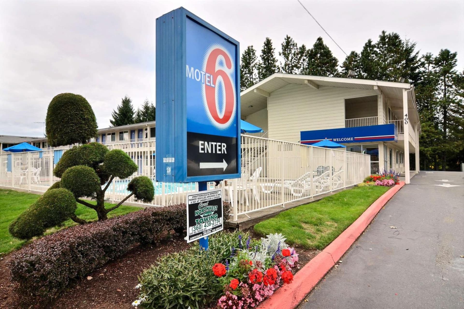 Motel 6-Tumwater, WA - Olympia featured exterior or lobby in Tumwater, WA — similar hotel