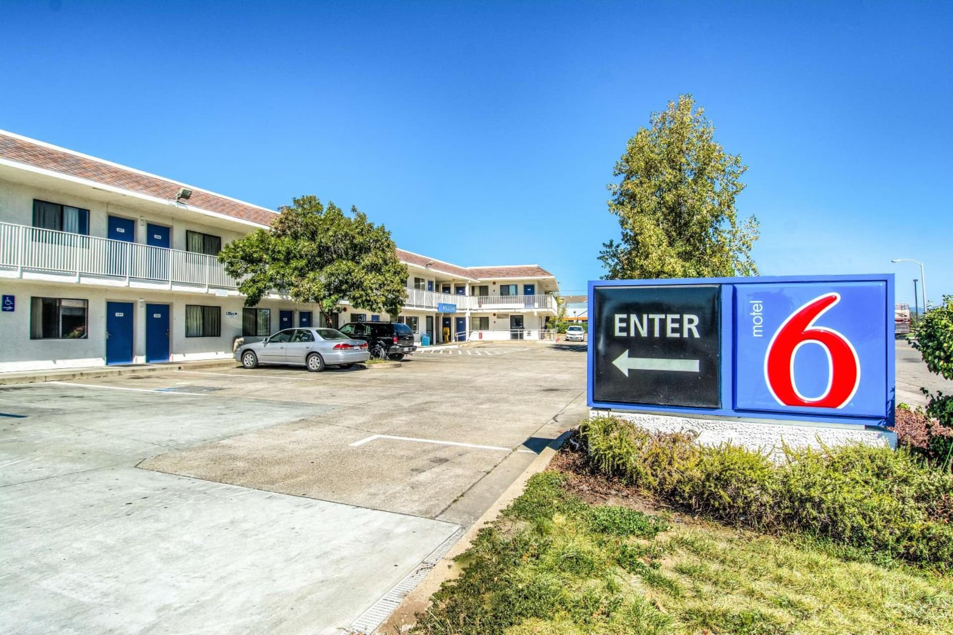 Motel 6-Redding, CA - North featured exterior or lobby in Redding, CA — similar hotel