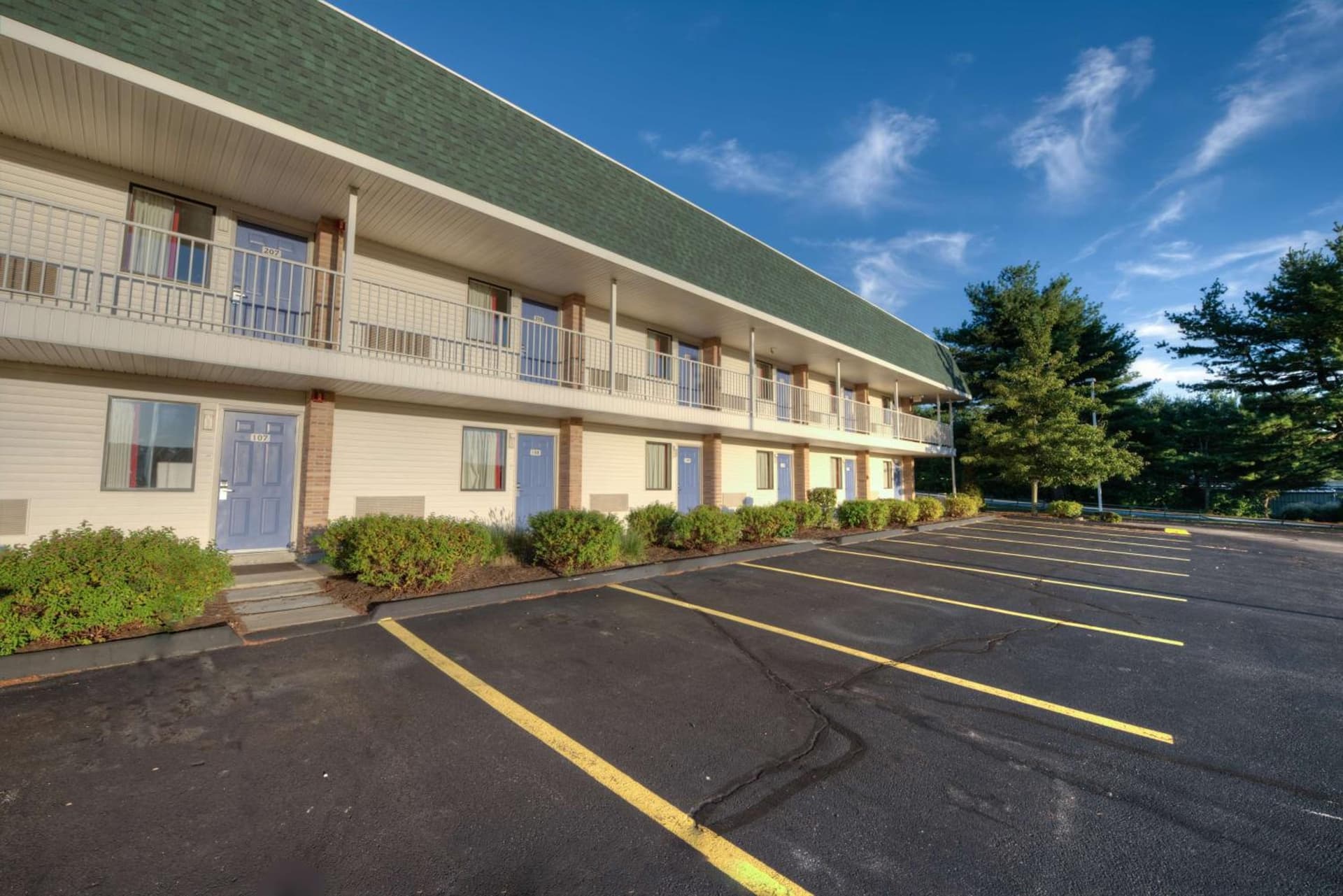 Motel 6-Niantic, CT - New London interior in Niantic, CT — gallery photo 2