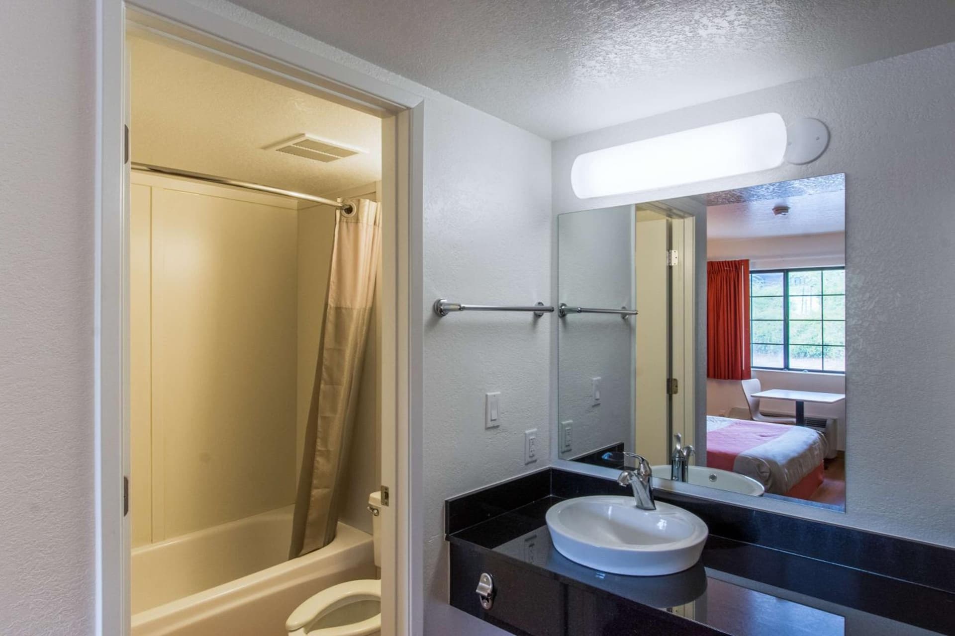 Motel 6-Redding, CA - North gallery photo in Redding, CA — image 18