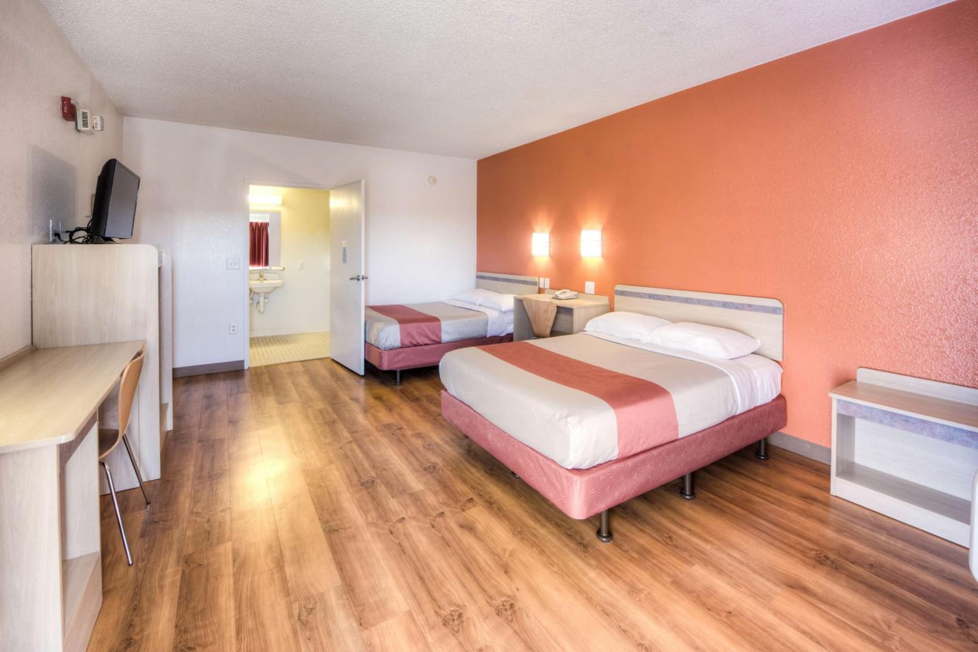 Motel 6-Niantic, CT - New London gallery photo in Niantic, CT — image 30