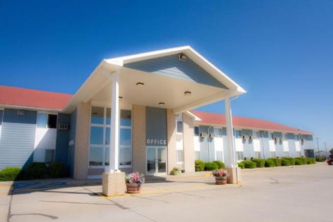 Alliance Hotel & Suites, a Howard Johnson by Wyndham featured exterior or lobby in Alliance, NE — similar hotel