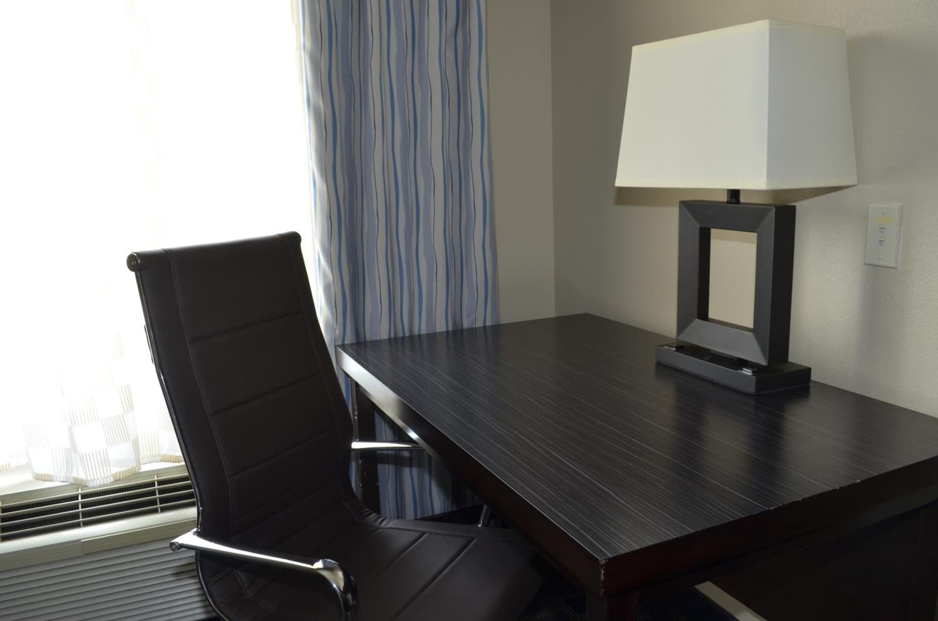 Super 8 by Wyndham Irving/DFW Apt/North gallery photo in Irving, TX — image 13