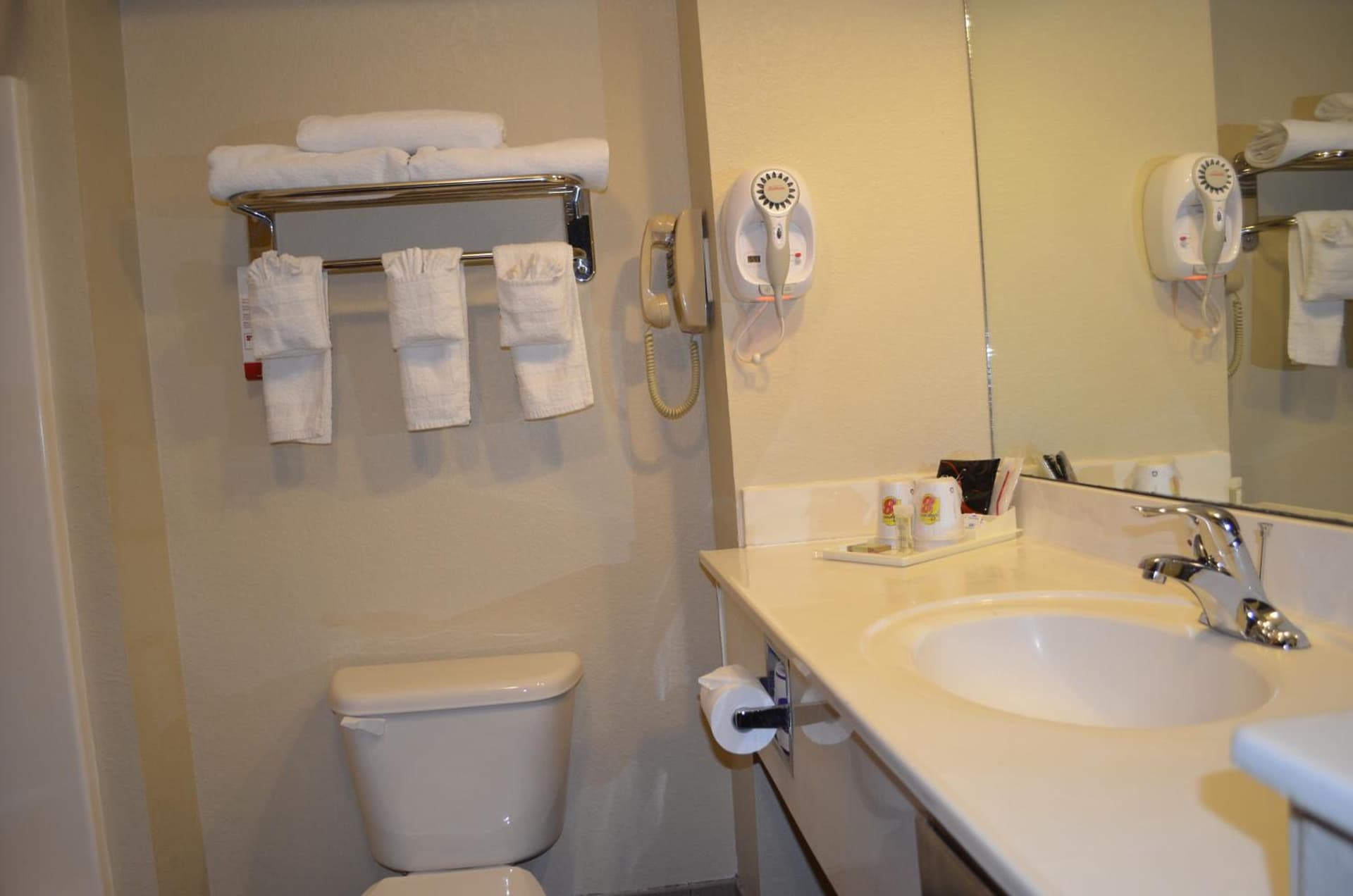 Super 8 by Wyndham Irving/DFW Apt/North gallery photo in Irving, TX — image 34