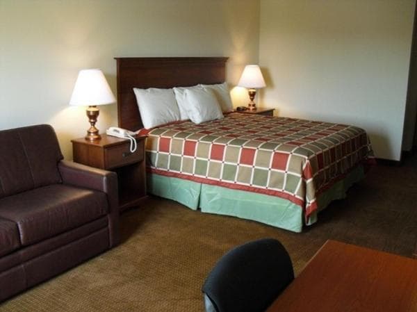 Days Inn by Wyndham Greensboro NC gallery photo in Greensboro, NC — image 9