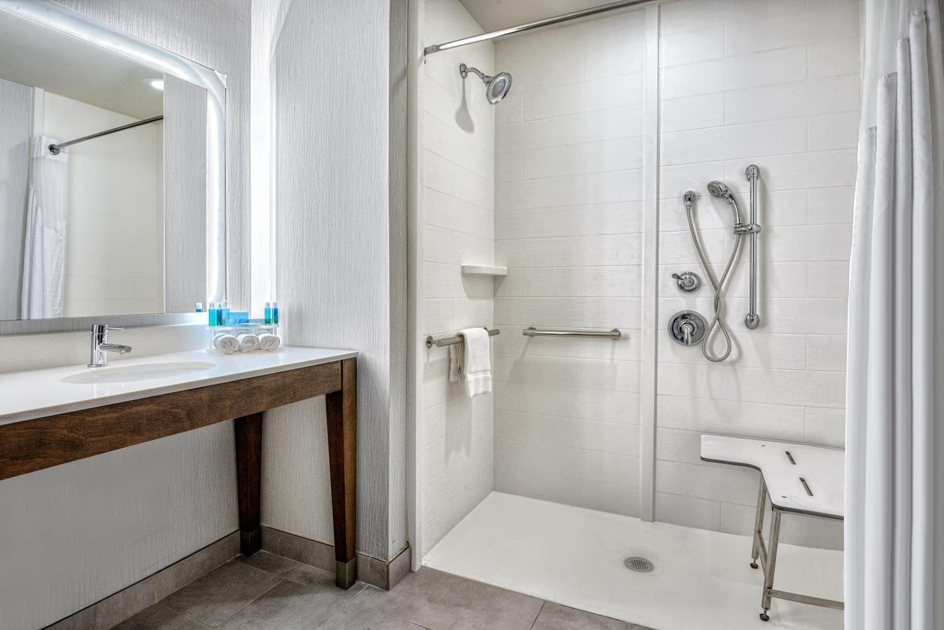 Holiday Inn Express & Suites Austin - Round Rock Area by IHG property views in Round Rock, TX — gallery photo 3