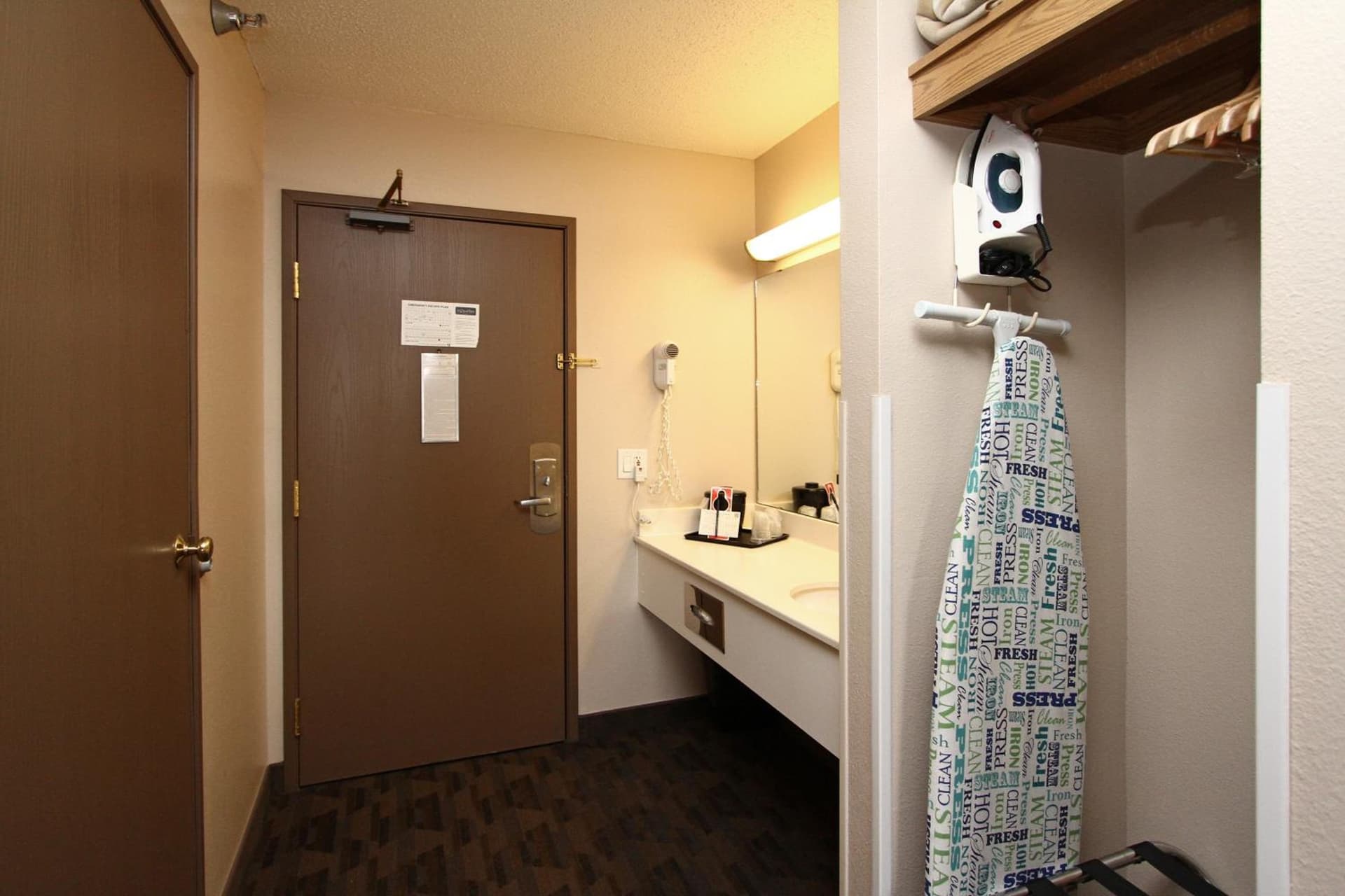 New Victorian Inn & Suites Lincoln gallery photo in Lincoln, NE — image 11