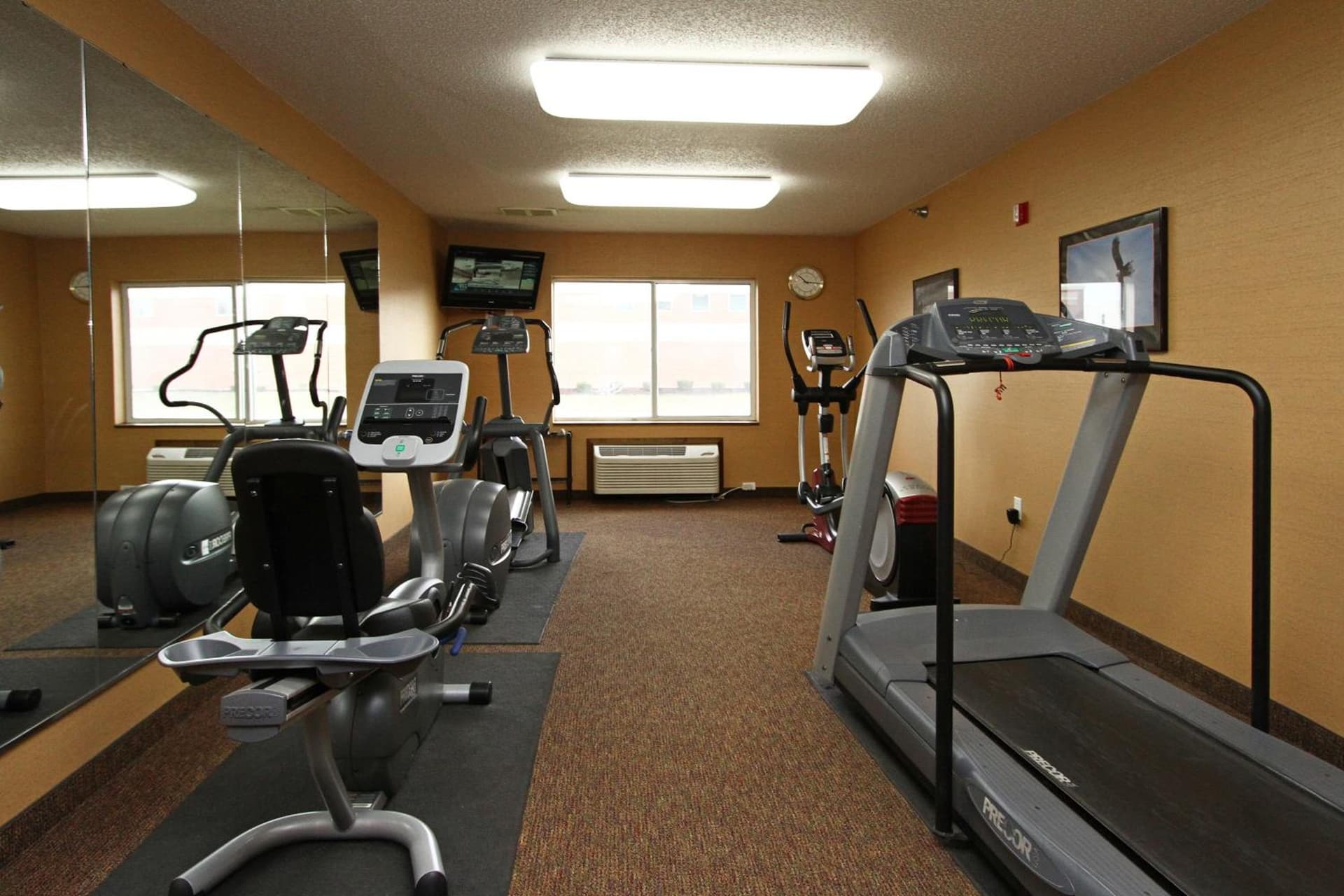 New Victorian Inn & Suites Lincoln gallery photo in Lincoln, NE — image 21