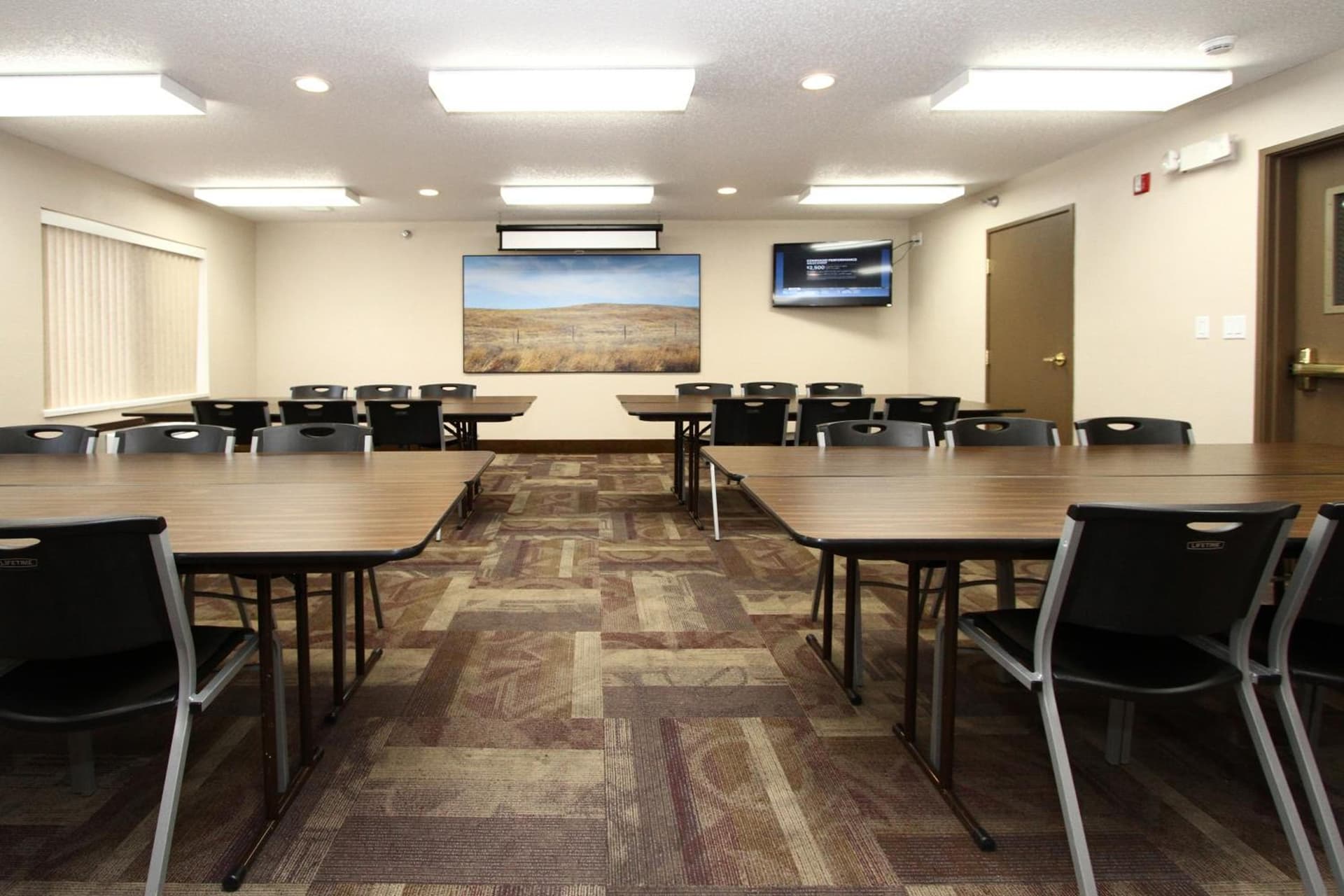 New Victorian Inn & Suites Lincoln gallery photo in Lincoln, NE — image 8