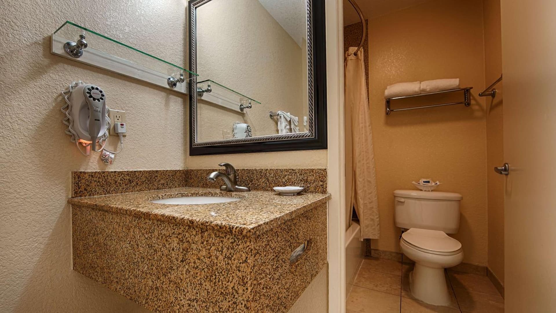 Best Western Poway/San Diego Hotel interior in Poway, CA — gallery photo 2