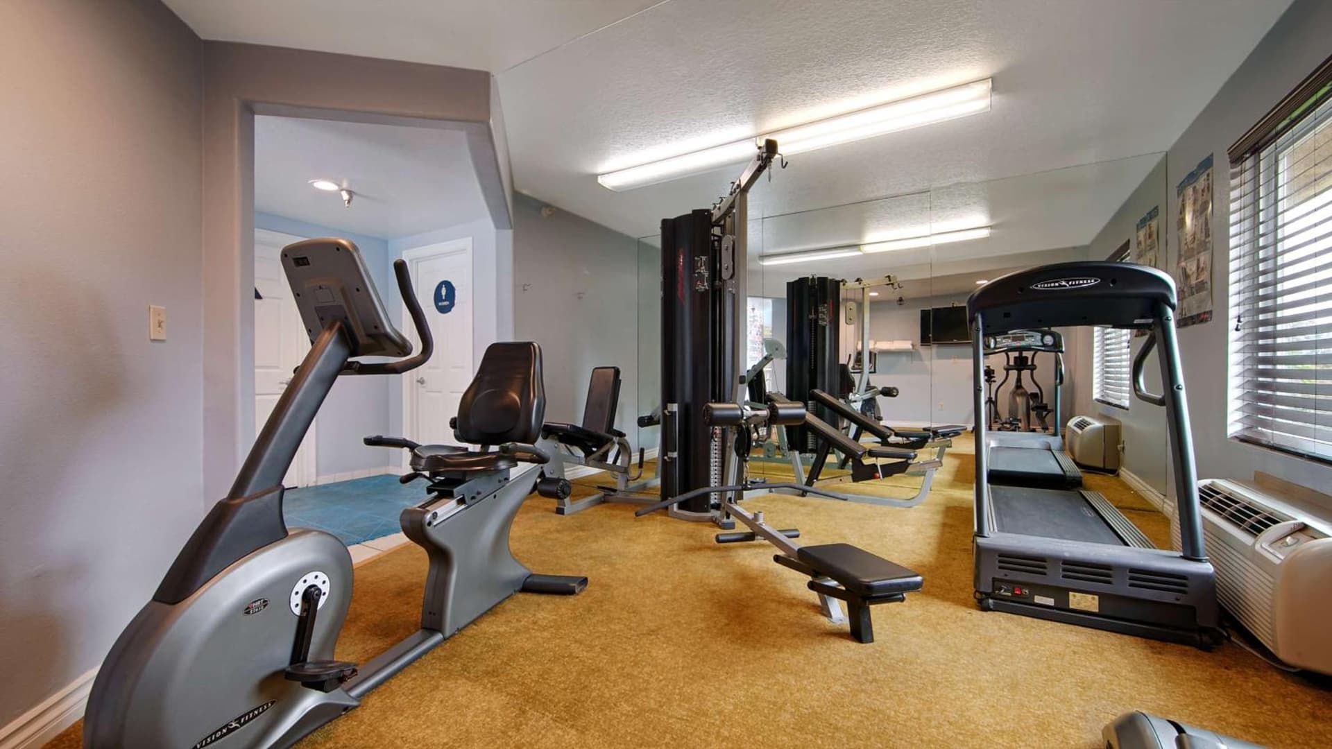 Best Western Plus Newport Mesa Inn gallery photo in Costa Mesa, CA — image 42