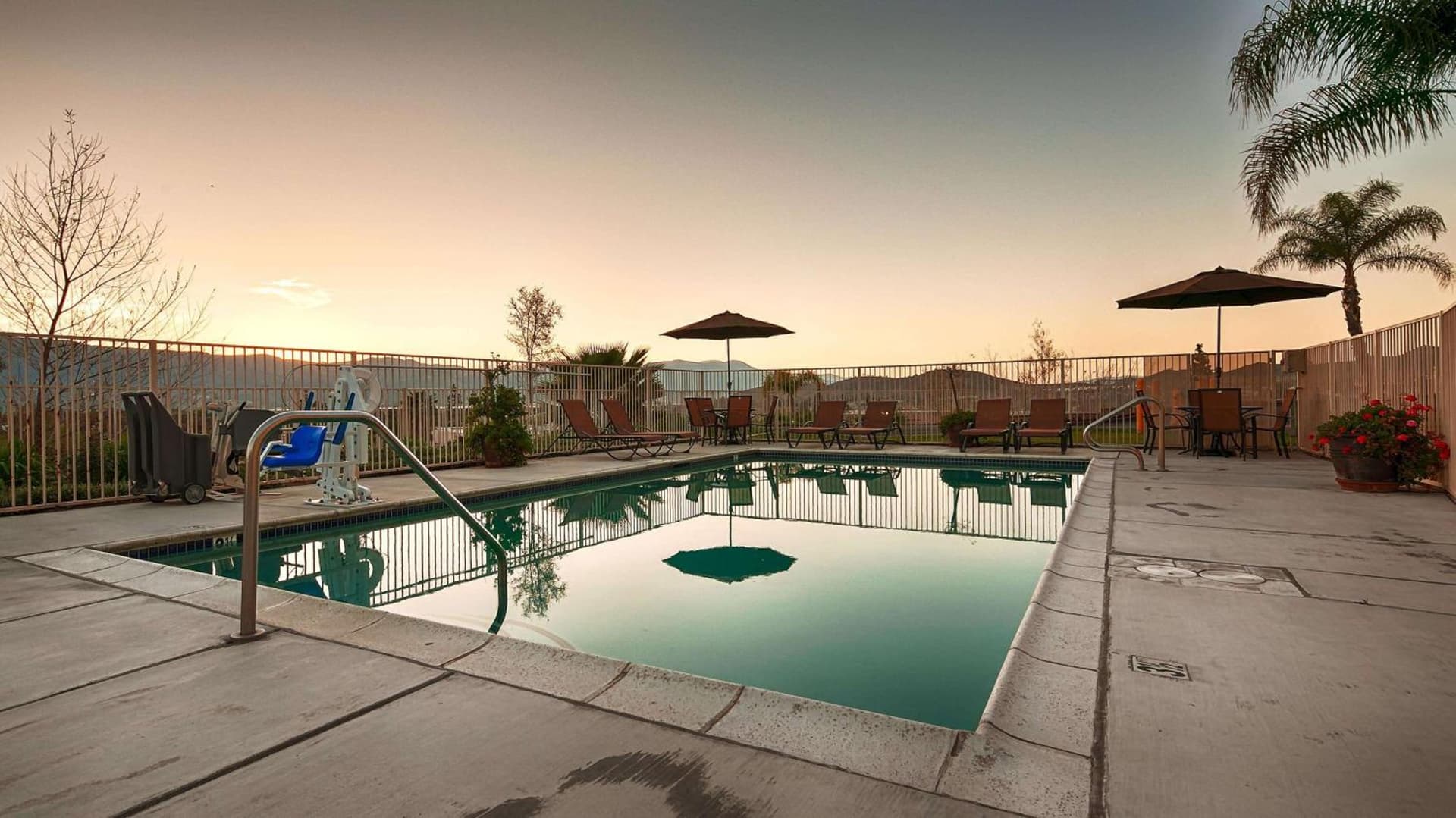Best Western Plus Lake Elsinore Inn & Suites gallery photo in Lake Elsinore, CA — image 5