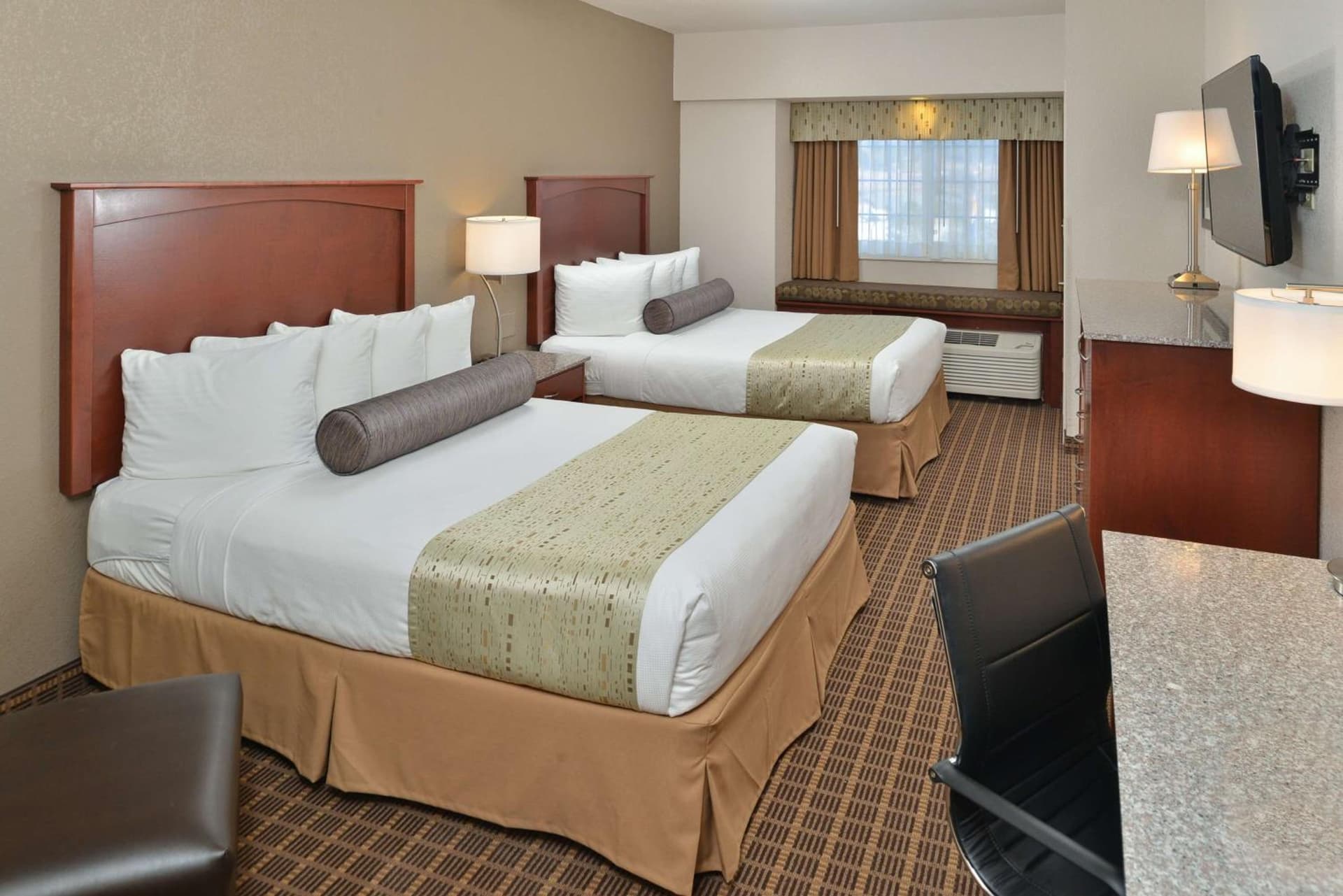 Best Western Plus Peak Vista Inn & Suites interior in Colorado Springs, CO — gallery photo 2