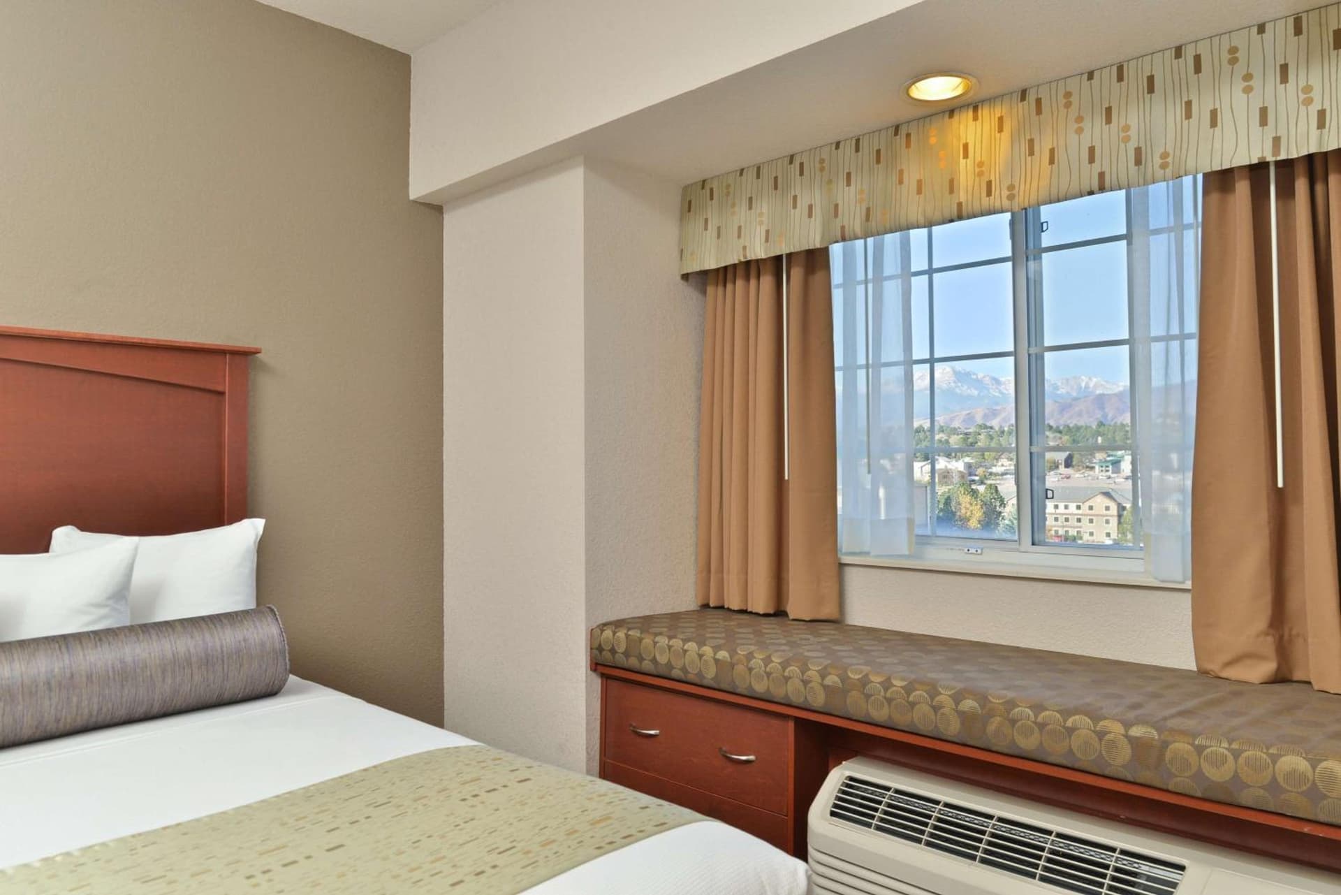 Best Western Plus Peak Vista Inn & Suites gallery photo in Colorado Springs, CO — image 25