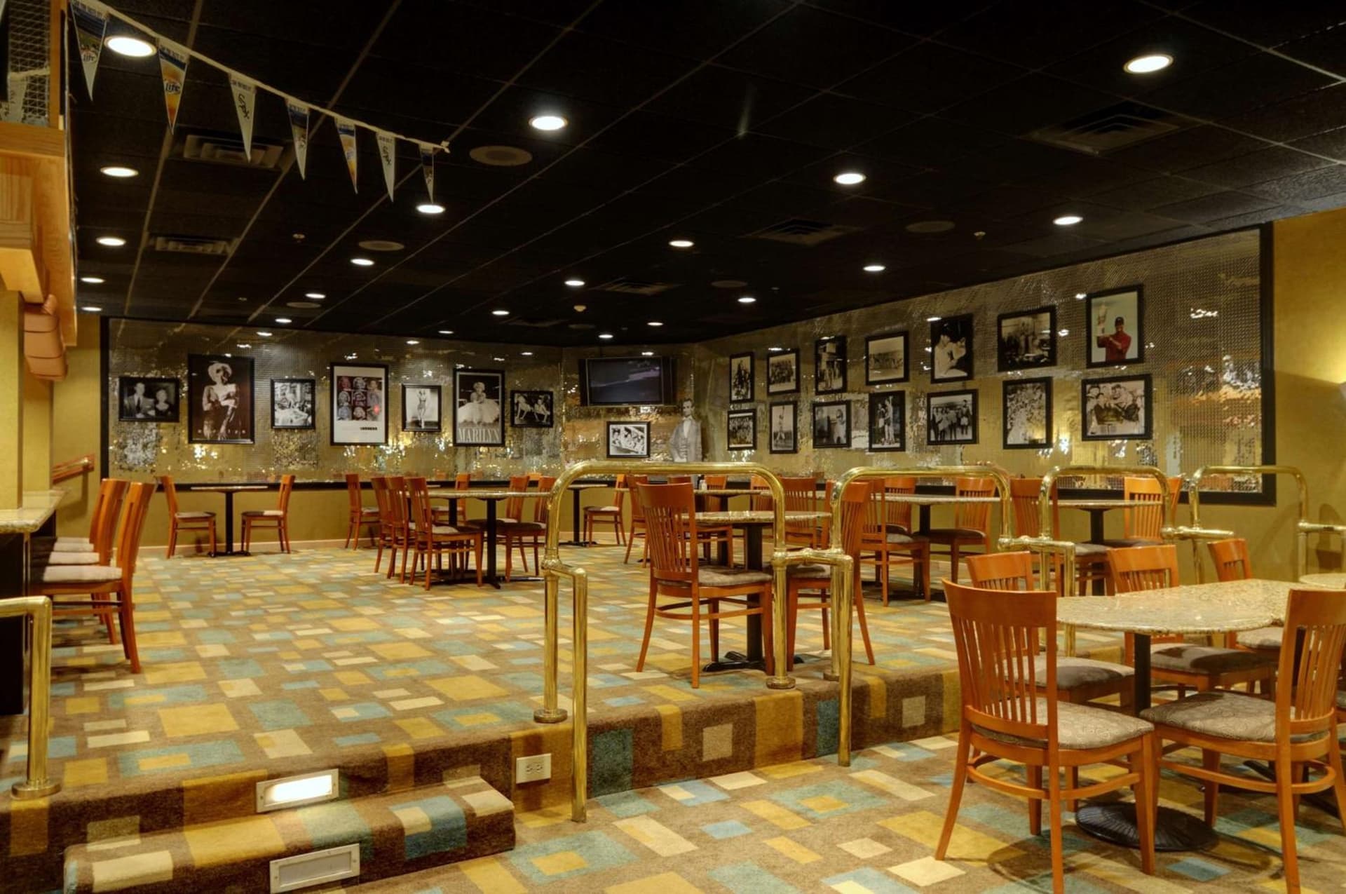 Best Western Plus Chicago Hillside interior in Hillside, IL — gallery photo 2