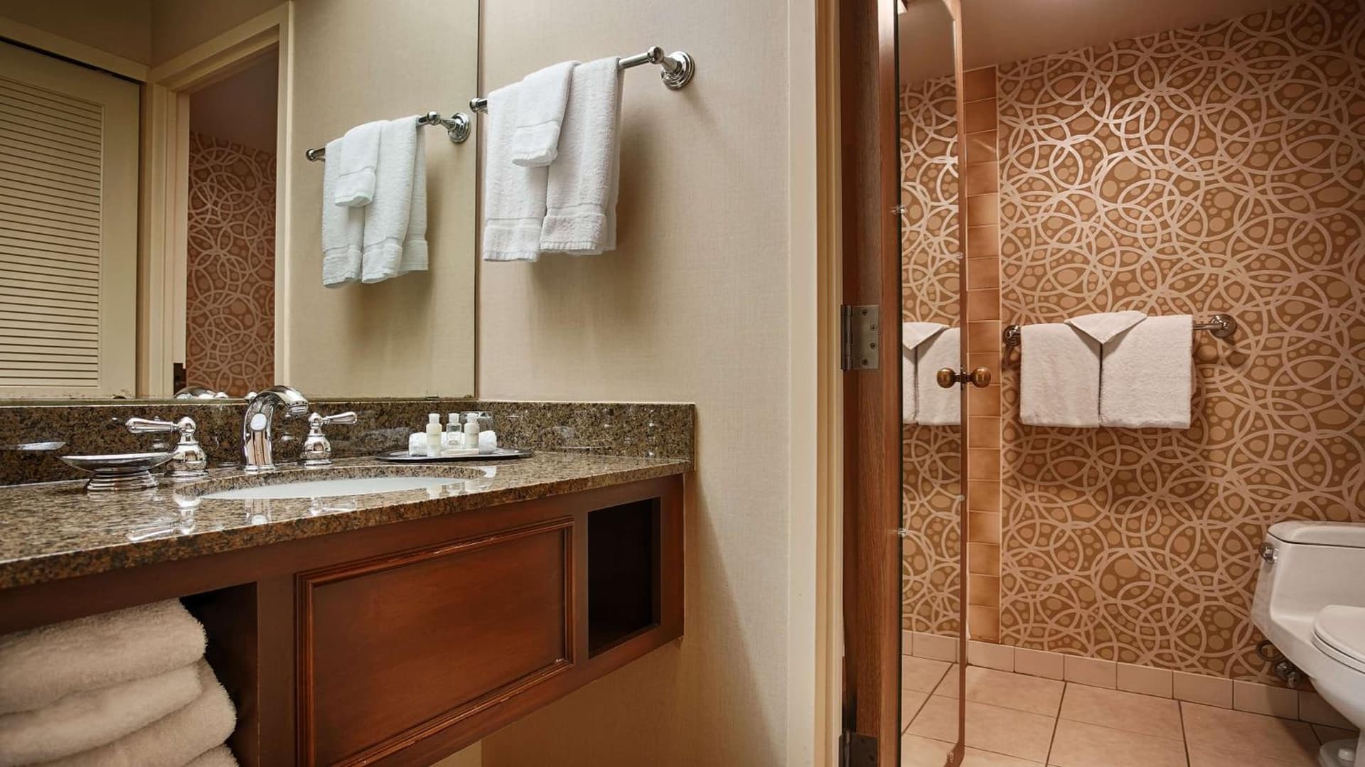 Best Western Plus The Normandy Inn & Suites gallery photo in Minneapolis, MN — image 9