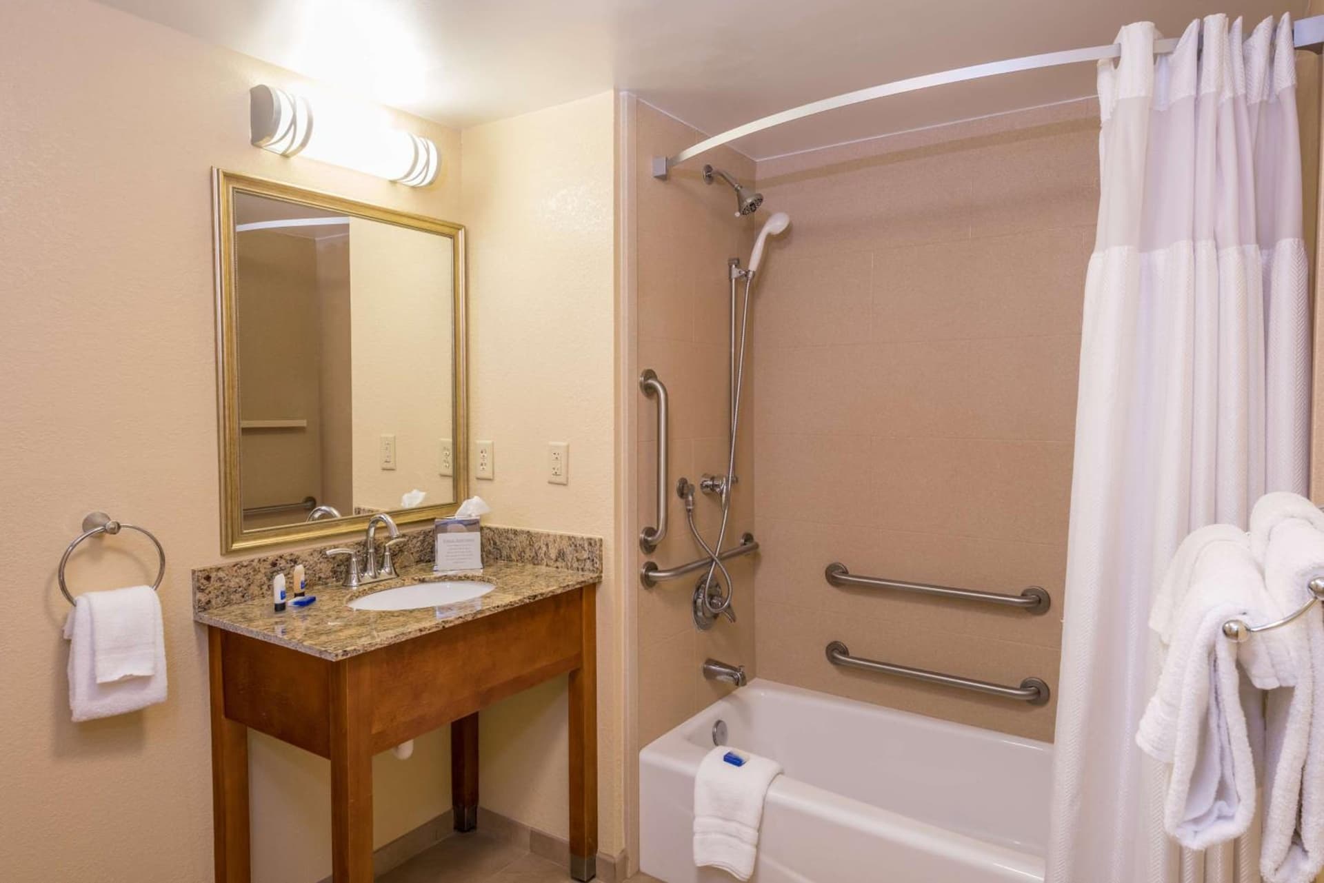 Best Western Charleston Inn gallery photo in Charleston, SC — image 64