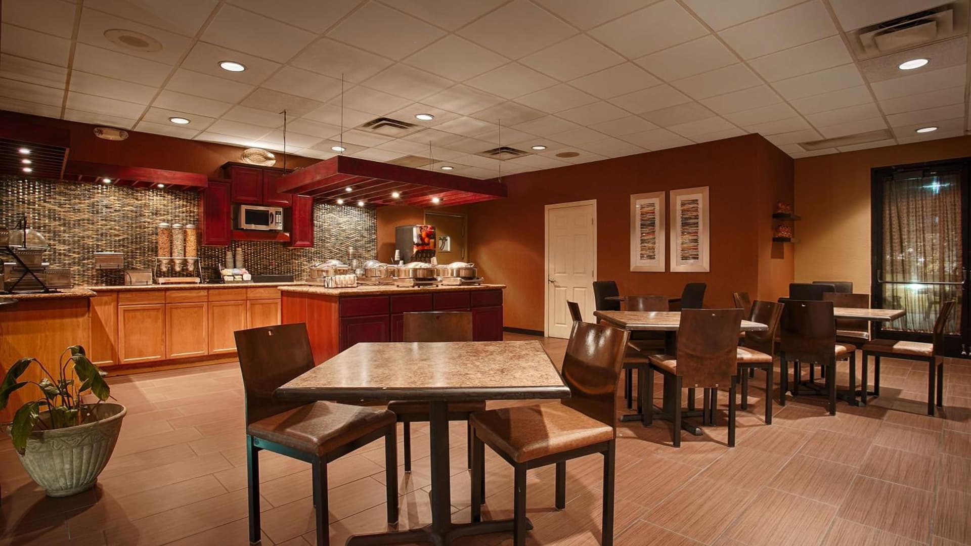 Hotel d'Lins Ontario Airport gallery photo in Ontario, CA — image 32
