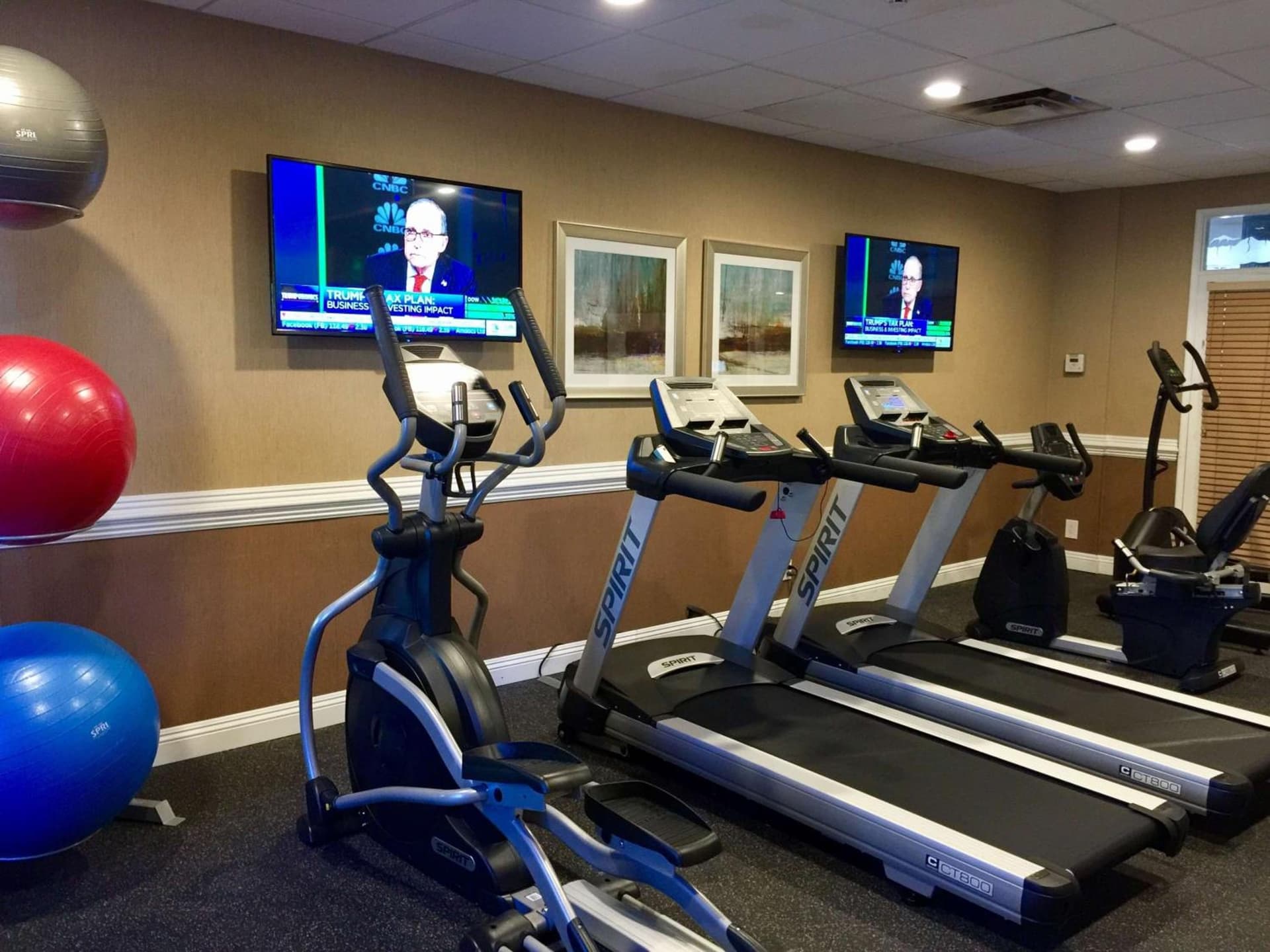 Hotel d'Lins Ontario Airport gallery photo in Ontario, CA — image 21