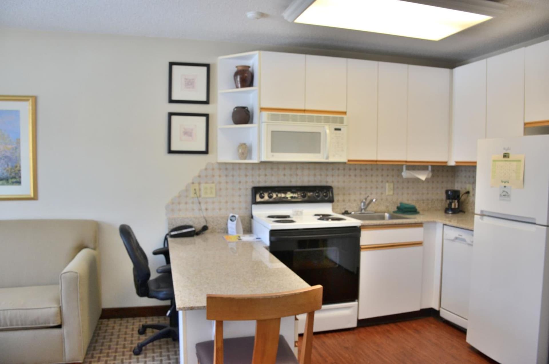 Cresthill Suites Syracuse gallery photo in East Syracuse, NY — image 15