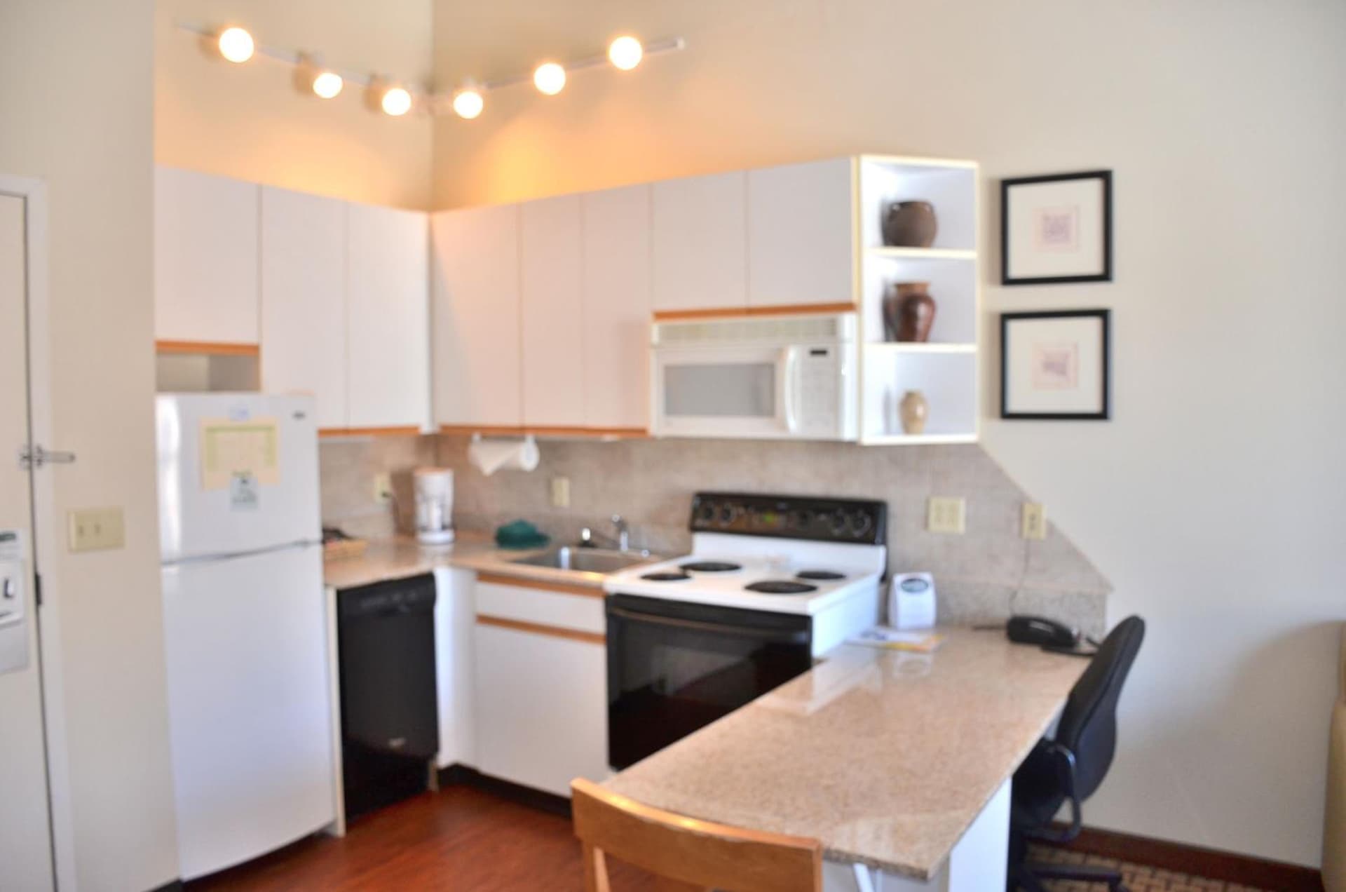 Cresthill Suites Syracuse property views in East Syracuse, NY — gallery photo 3