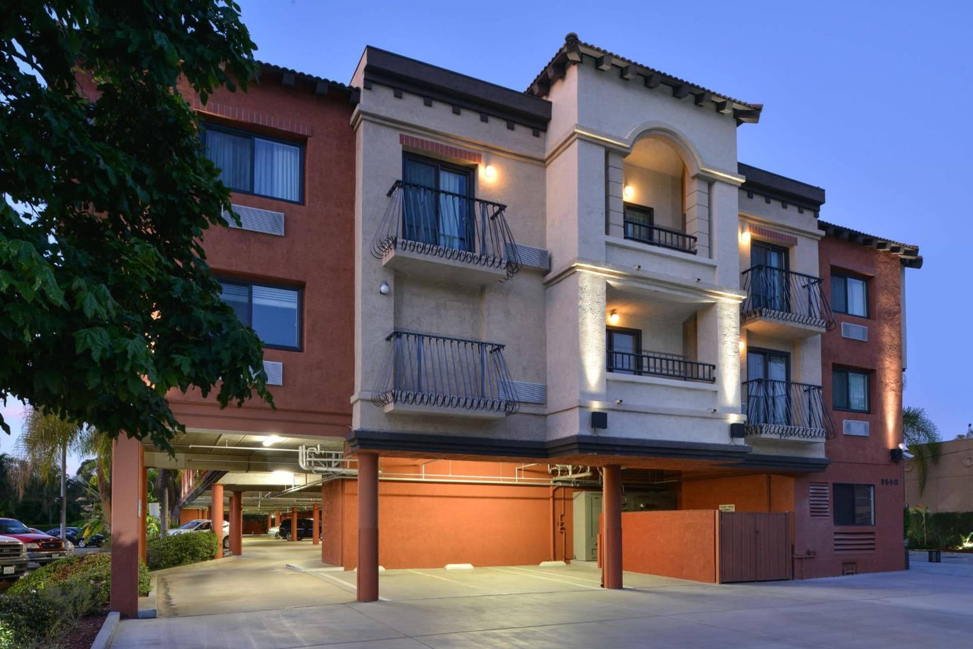Best Western PLUS La Mesa San Diego gallery photo in La Mesa, CA — image 36