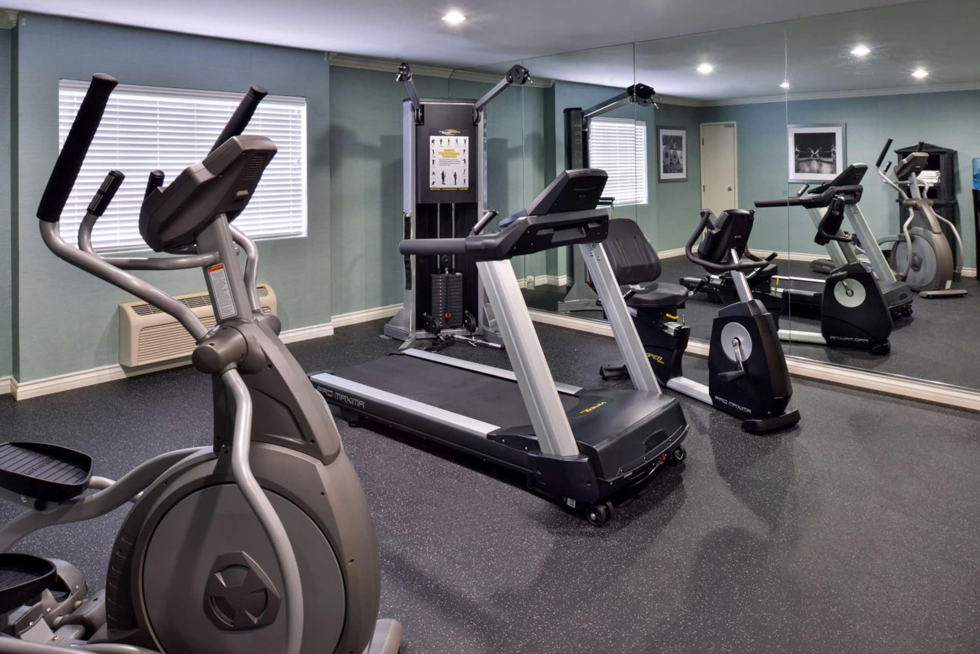 Best Western PLUS La Mesa San Diego gallery photo in La Mesa, CA — image 8