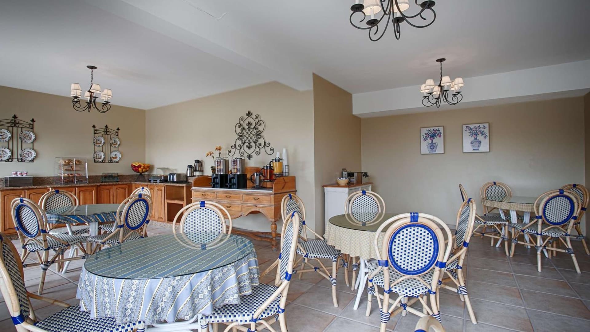 Carmel Bay View Inn gallery photo in Carmel, CA — image 7