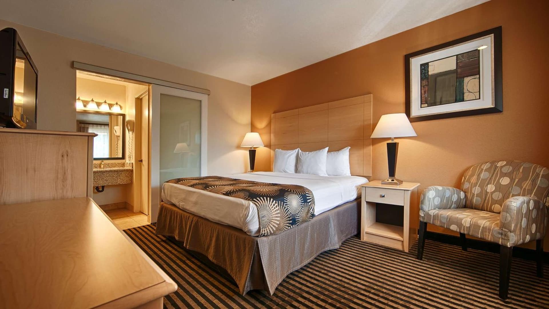 Best Western Palm Court Inn property views in Modesto, CA — gallery photo 3