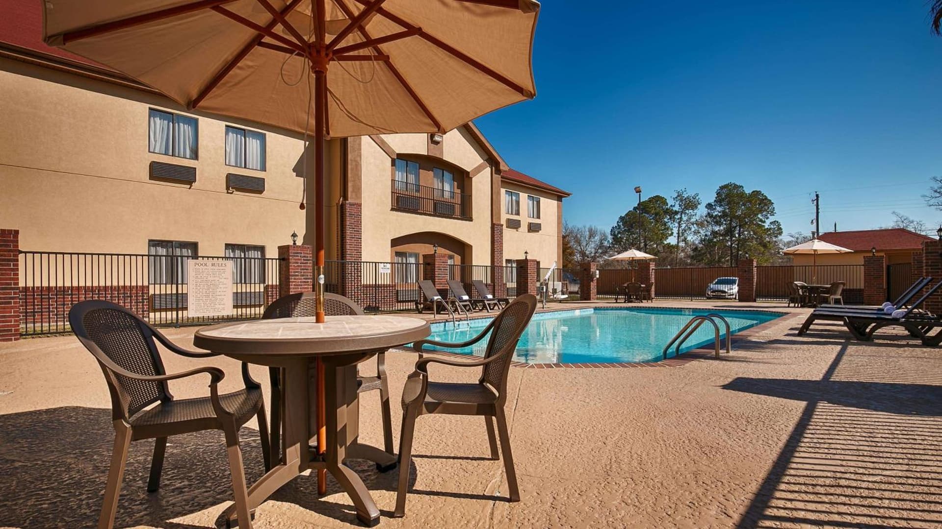 Best Western Inn & Suites - Lake Charles property views in Lake Charles, LA — gallery photo 3
