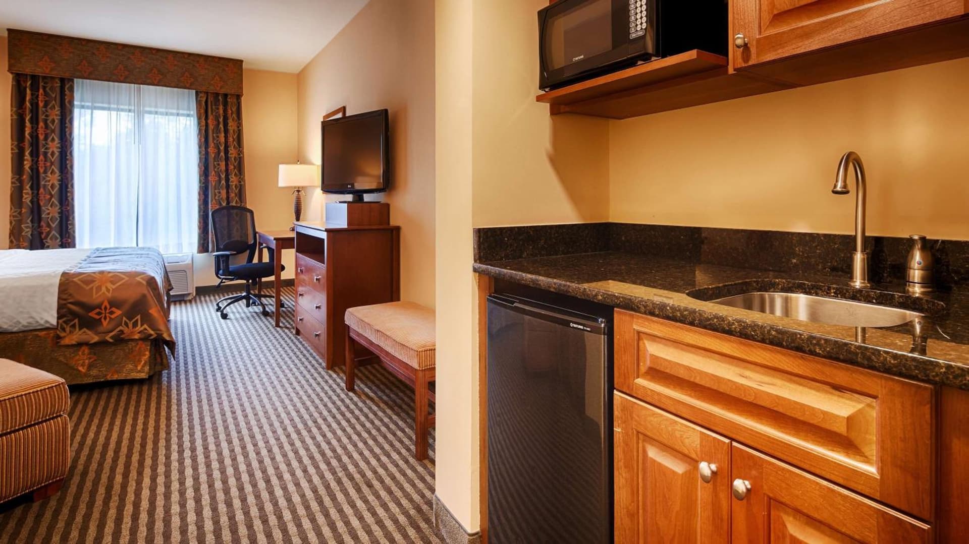 Best Western PLUS Westgate Inn and Suites gallery photo in Leland, NC — image 18