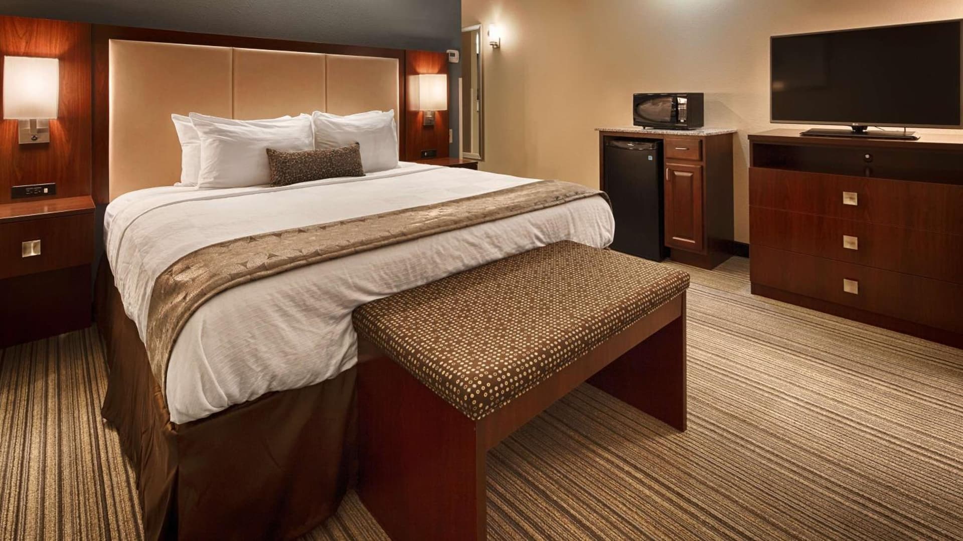 Best Western Plus Boardman Inn & Suites gallery photo in Poland, OH — image 11