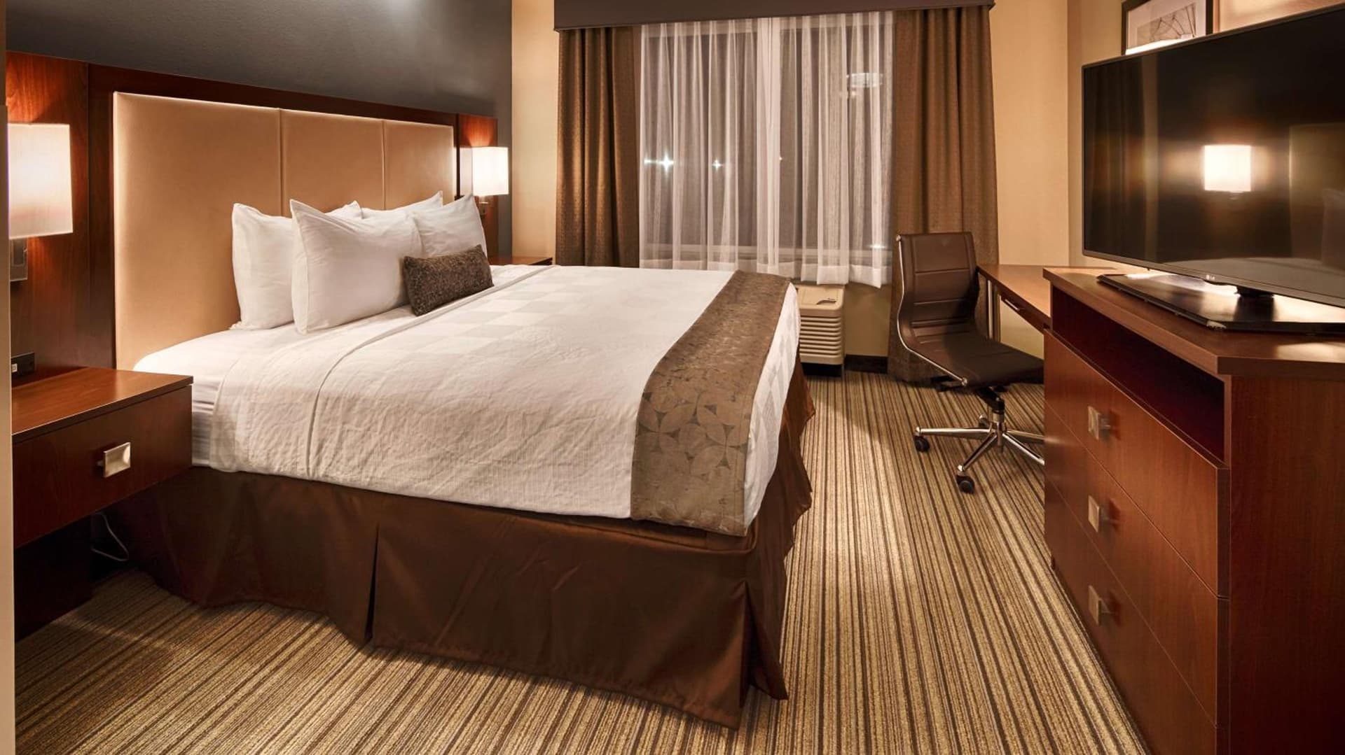 Best Western Plus Boardman Inn & Suites gallery photo in Poland, OH — image 12