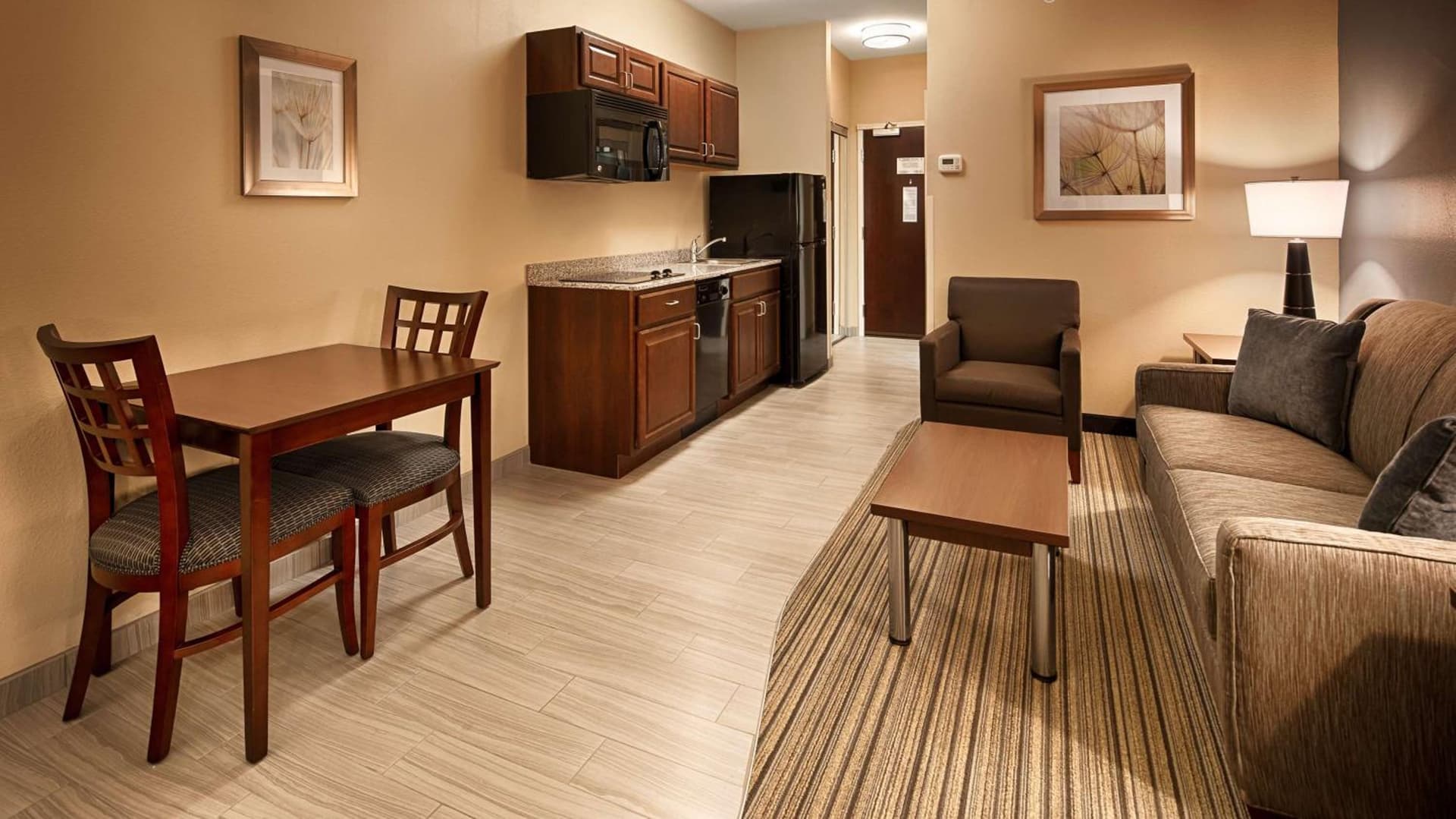 Best Western Plus Boardman Inn & Suites gallery photo in Poland, OH — image 9