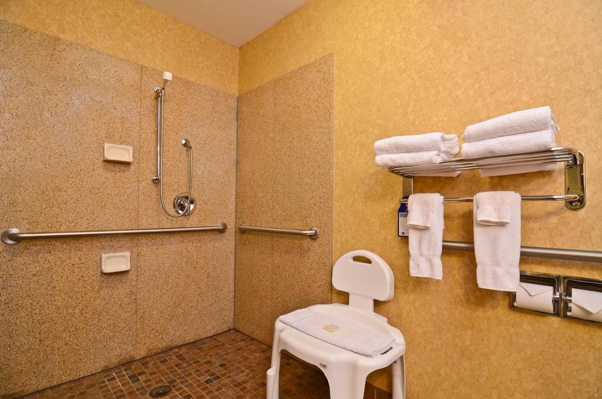 Best Western Plus Kelly Inn and Suites gallery photo in Fargo, ND — image 54