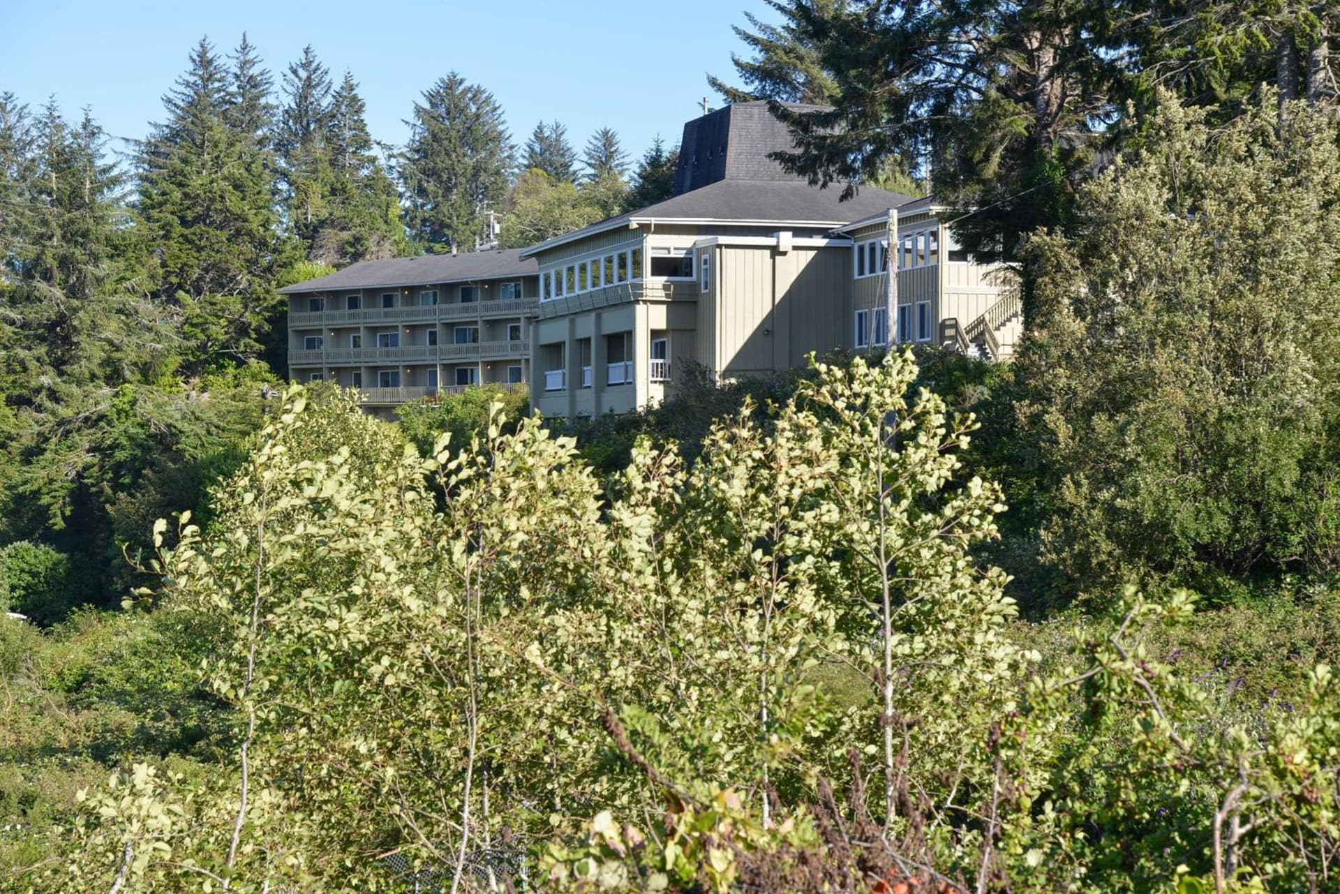 Best Western Pier Point Inn featured exterior or lobby in Florence, OR — similar hotel