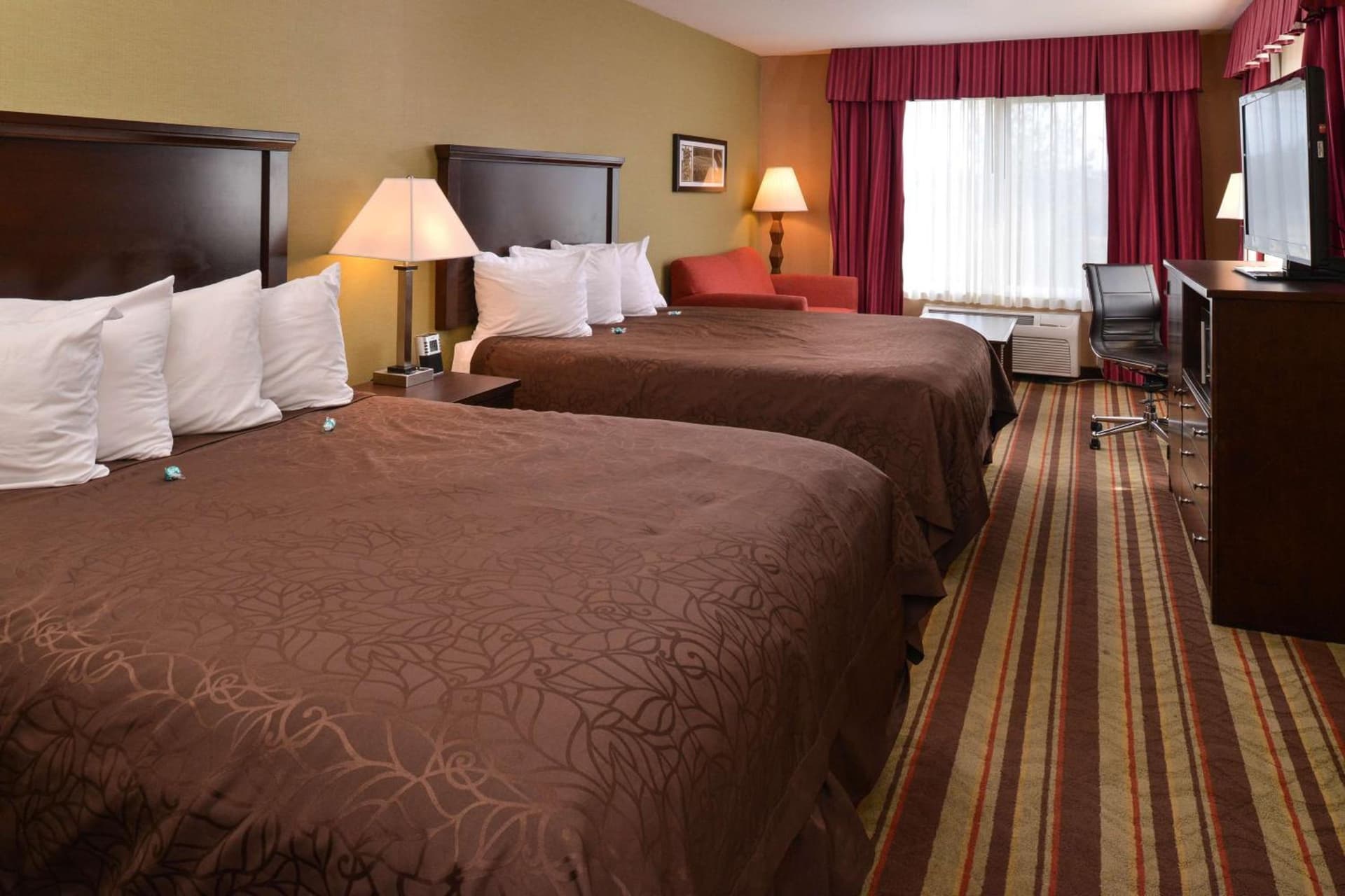 Best Western Wilsonville Inn & Suites property views in Wilsonville, OR — gallery photo 3