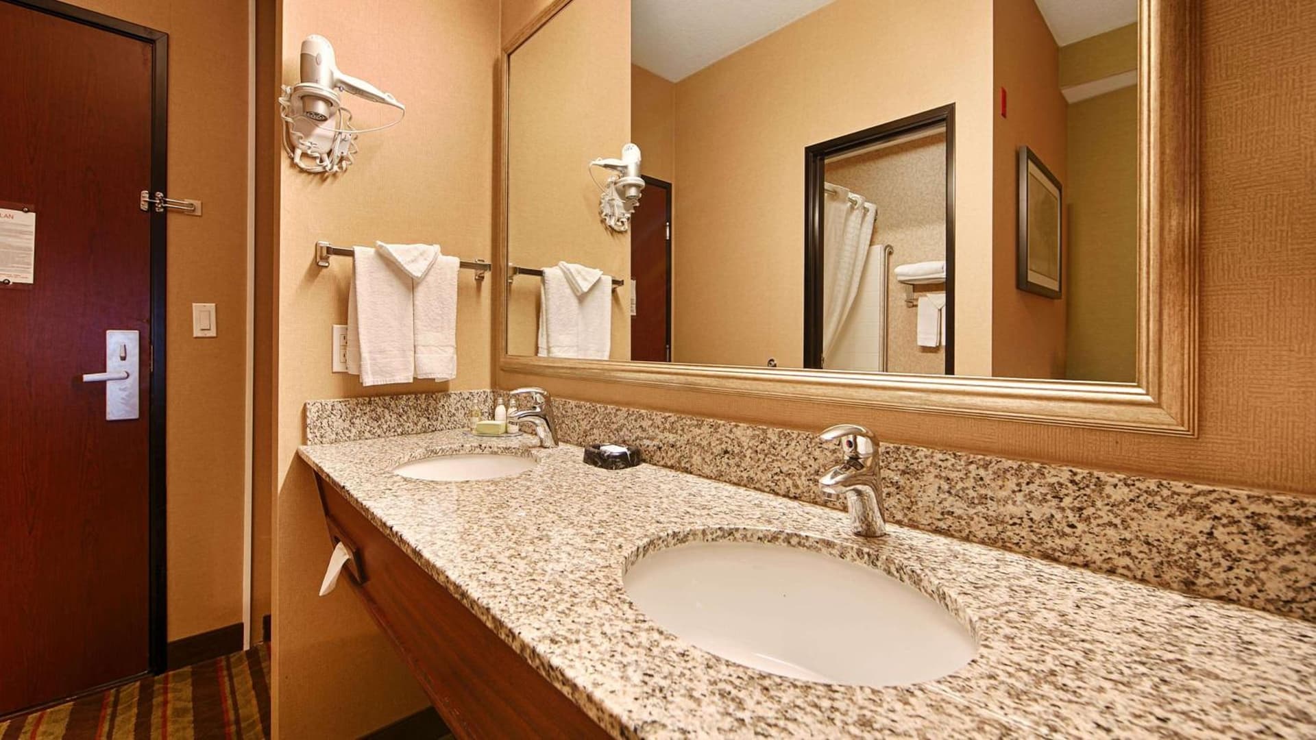 Best Western Wilsonville Inn & Suites gallery photo in Wilsonville, OR — image 24