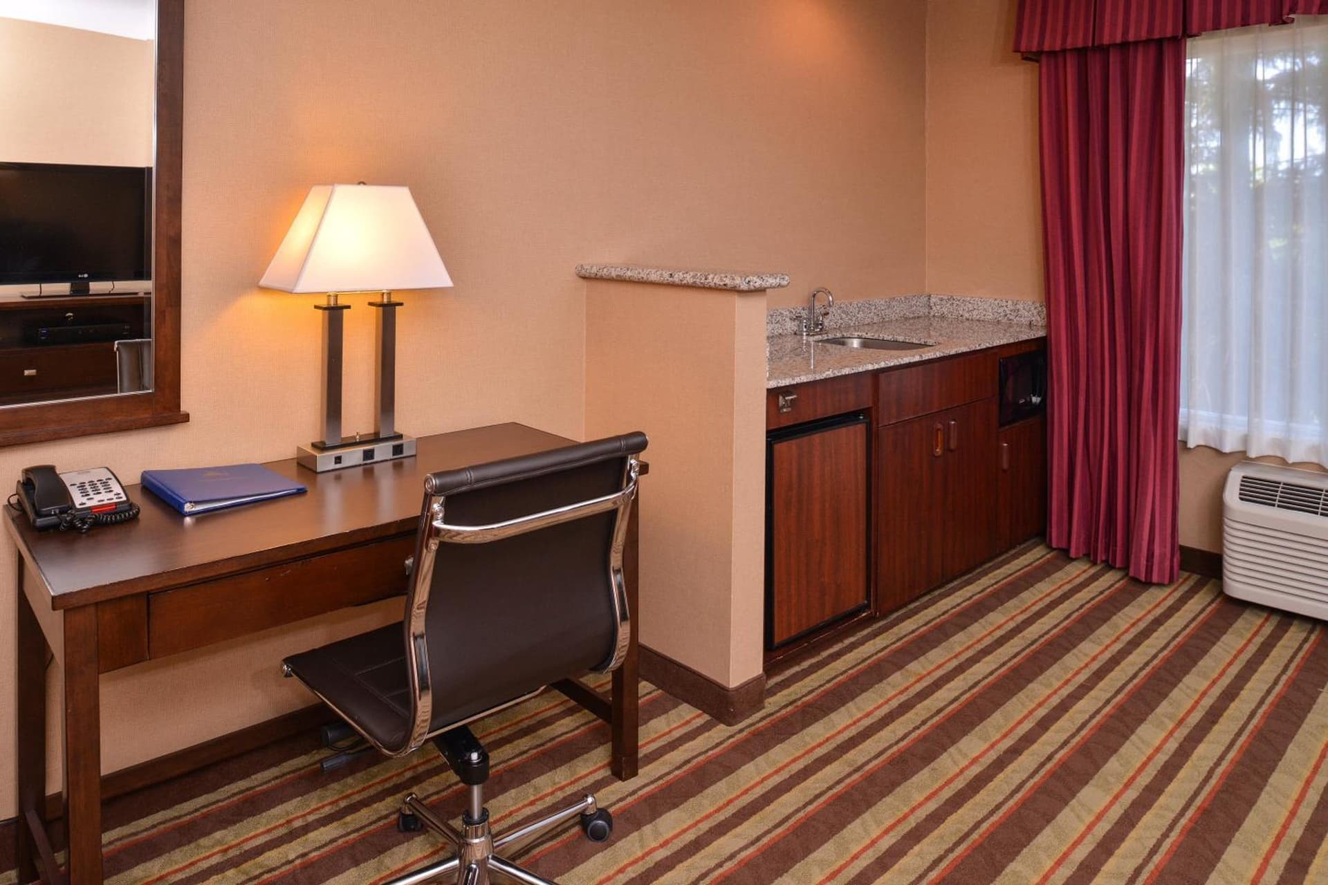 Best Western Wilsonville Inn & Suites gallery photo in Wilsonville, OR — image 9