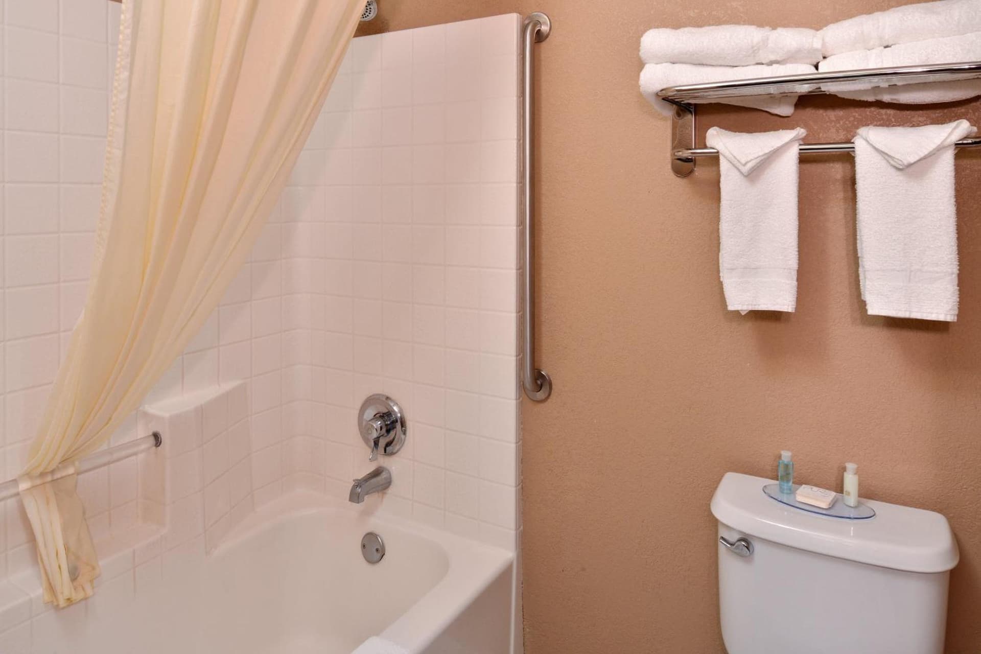 Best Western Wilsonville Inn & Suites gallery photo in Wilsonville, OR — image 25