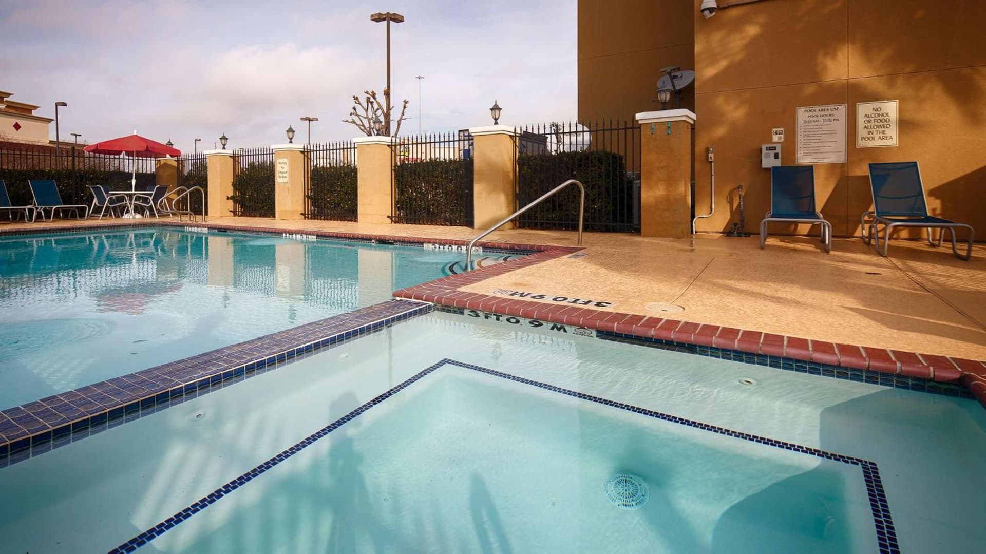 Best Western Plus Katy Inn & Suites property views in Katy, TX — gallery photo 3