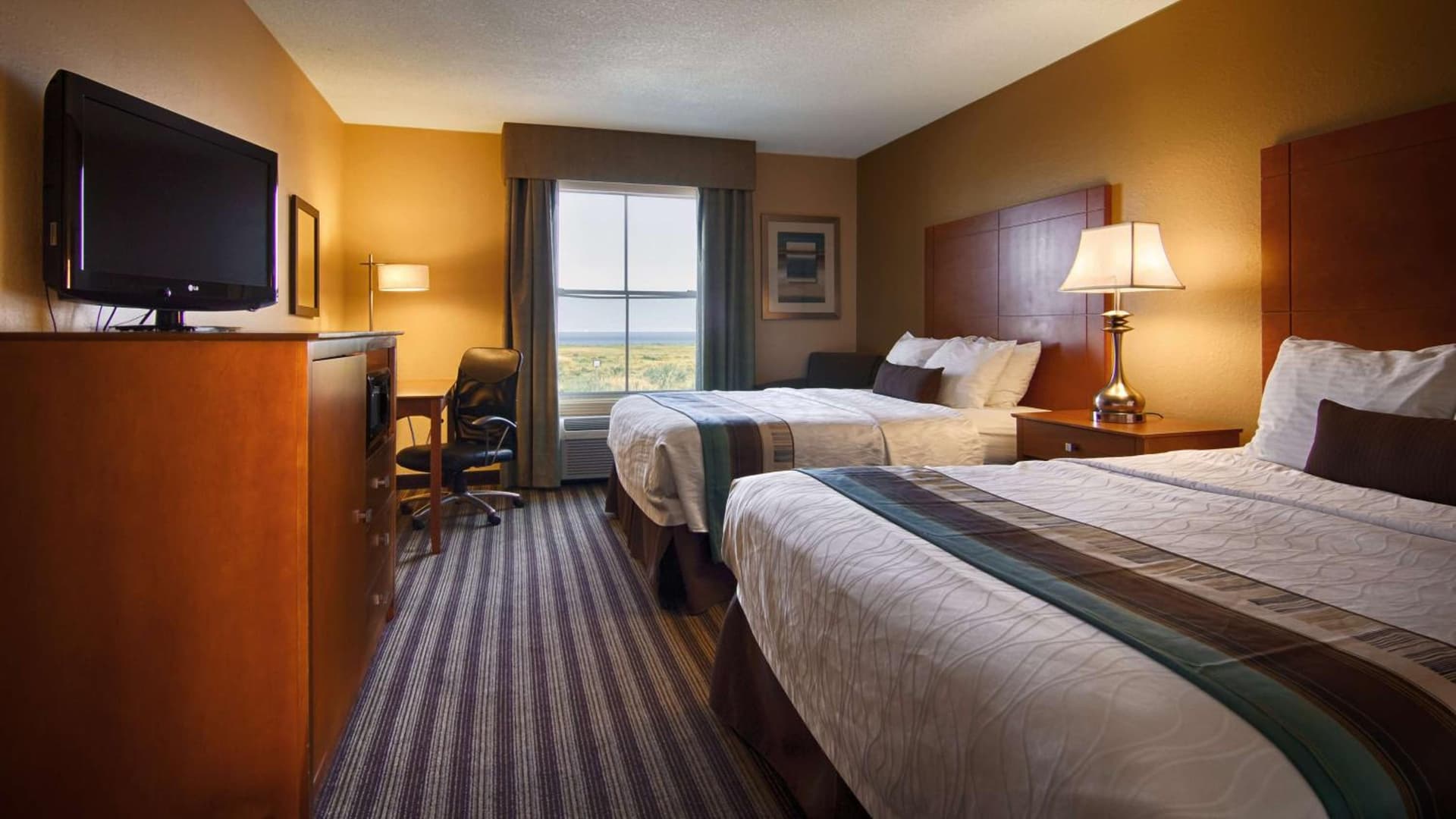 Best Western Plus Seawall Inn & Suites by the Beach gallery photo in Galveston, TX — image 13