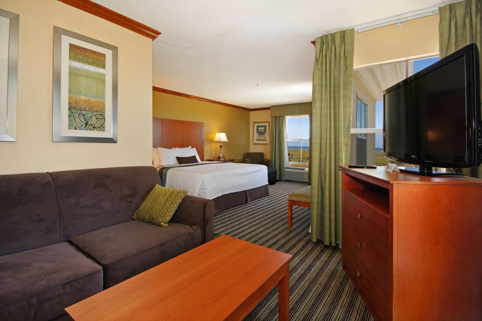 Best Western Plus Seawall Inn & Suites by the Beach property views in Galveston, TX — gallery photo 3