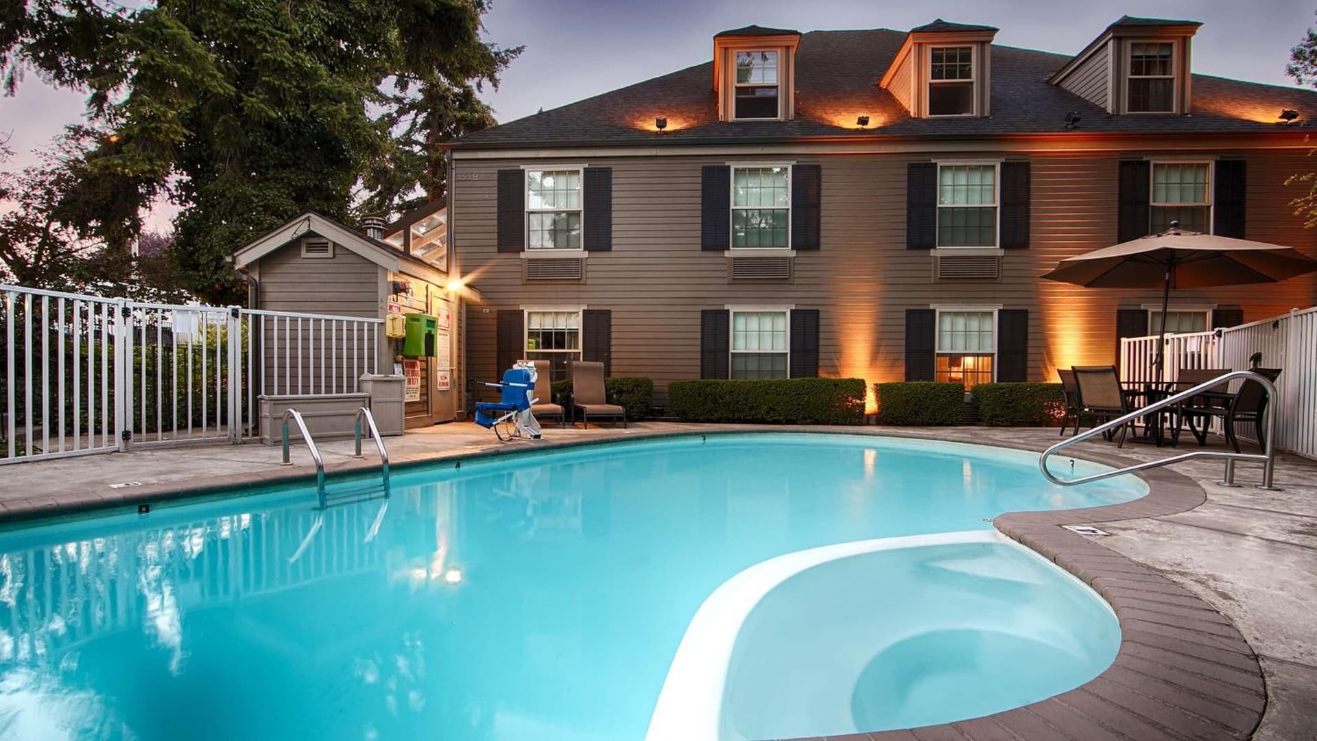 Wingate by Wyndham Bellingham Heritage Inn featured exterior or lobby in Bellingham, WA — similar hotel