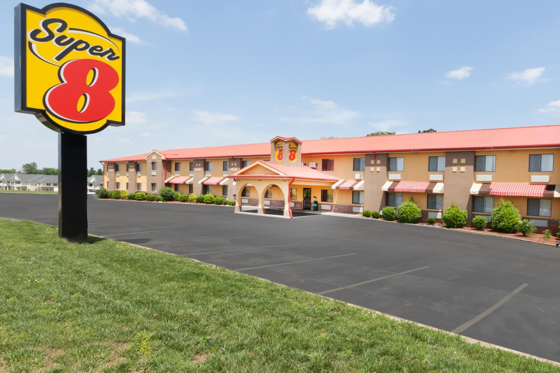 Super 8 South by Wyndham gallery photo in Bowling Green, KY — image 14