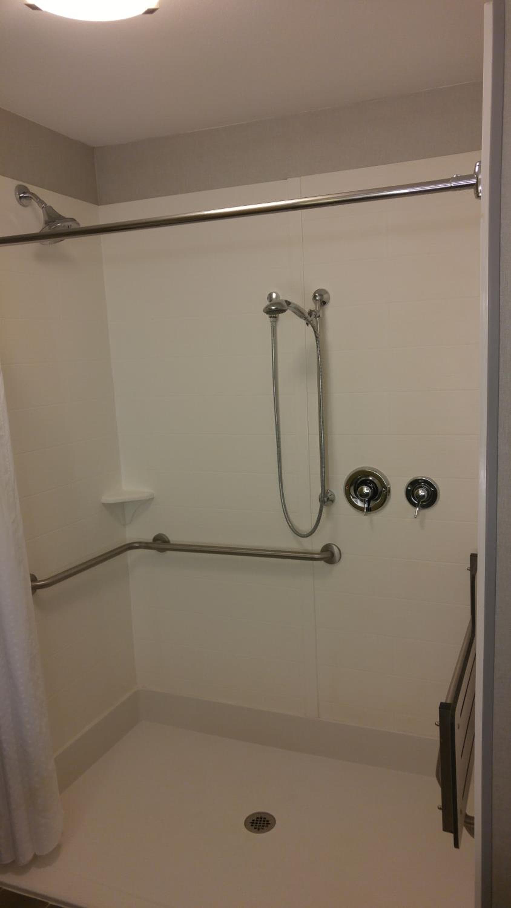 Holiday Inn Express & Suites Shippensburg by IHG gallery photo in Shippensburg, PA — image 40