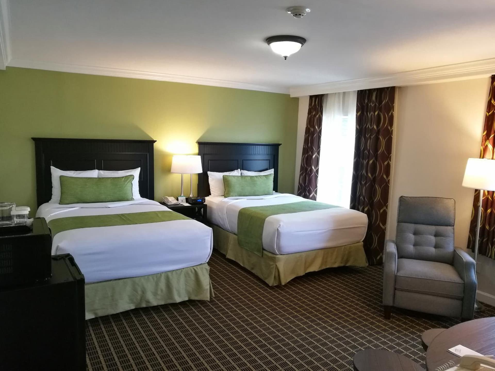 The Wilshire Grand Hotel interior in West Orange, NJ — gallery photo 2