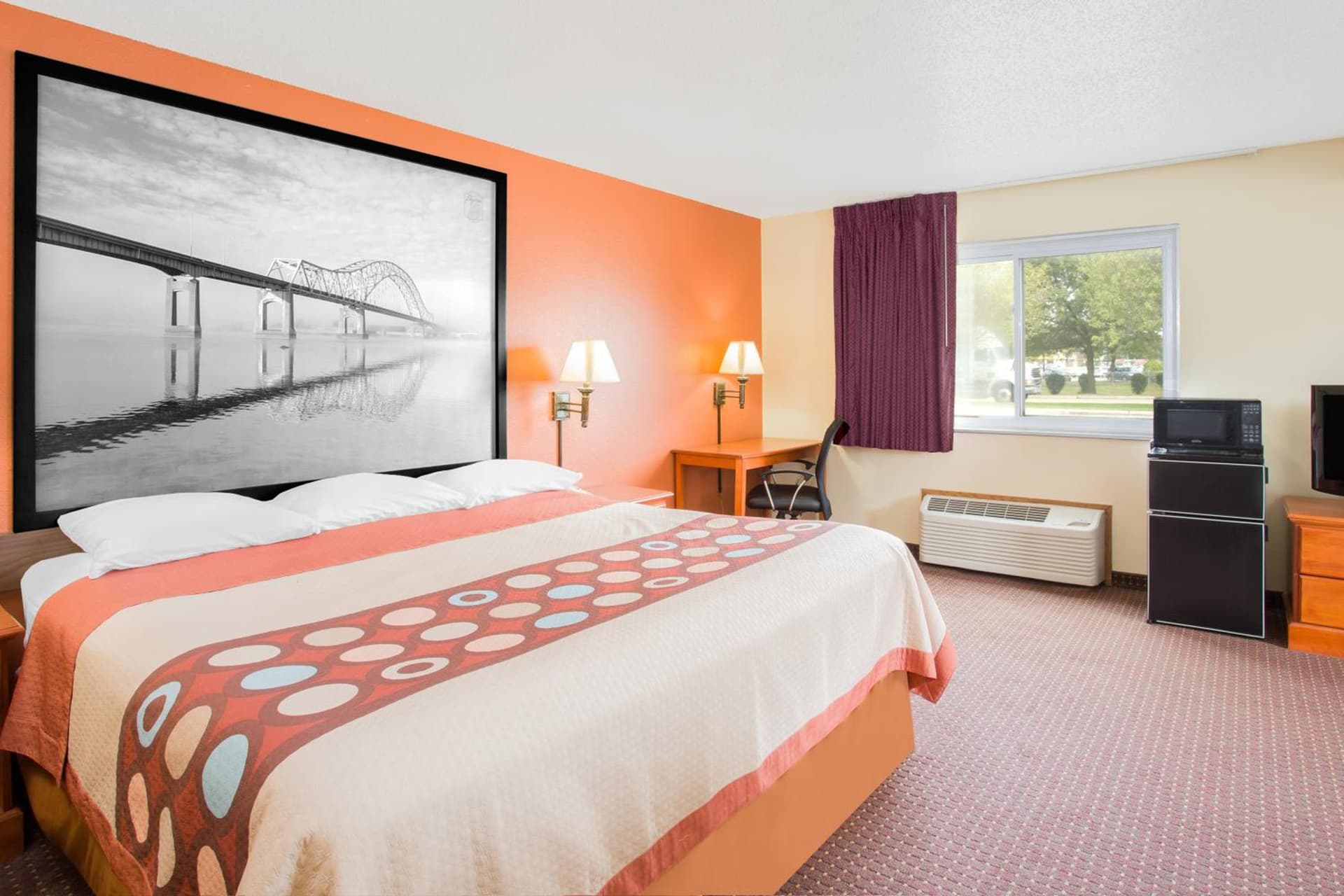Super 8 by Wyndham Waverly gallery photo in Waverly, IA — image 14